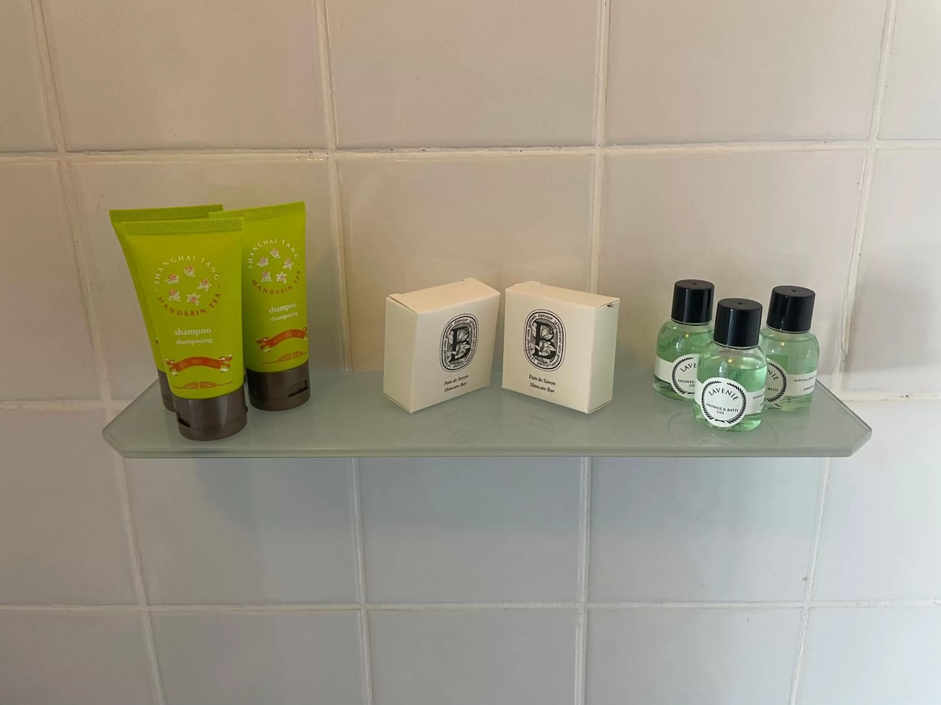 Bathroom in Ivydene Guest House