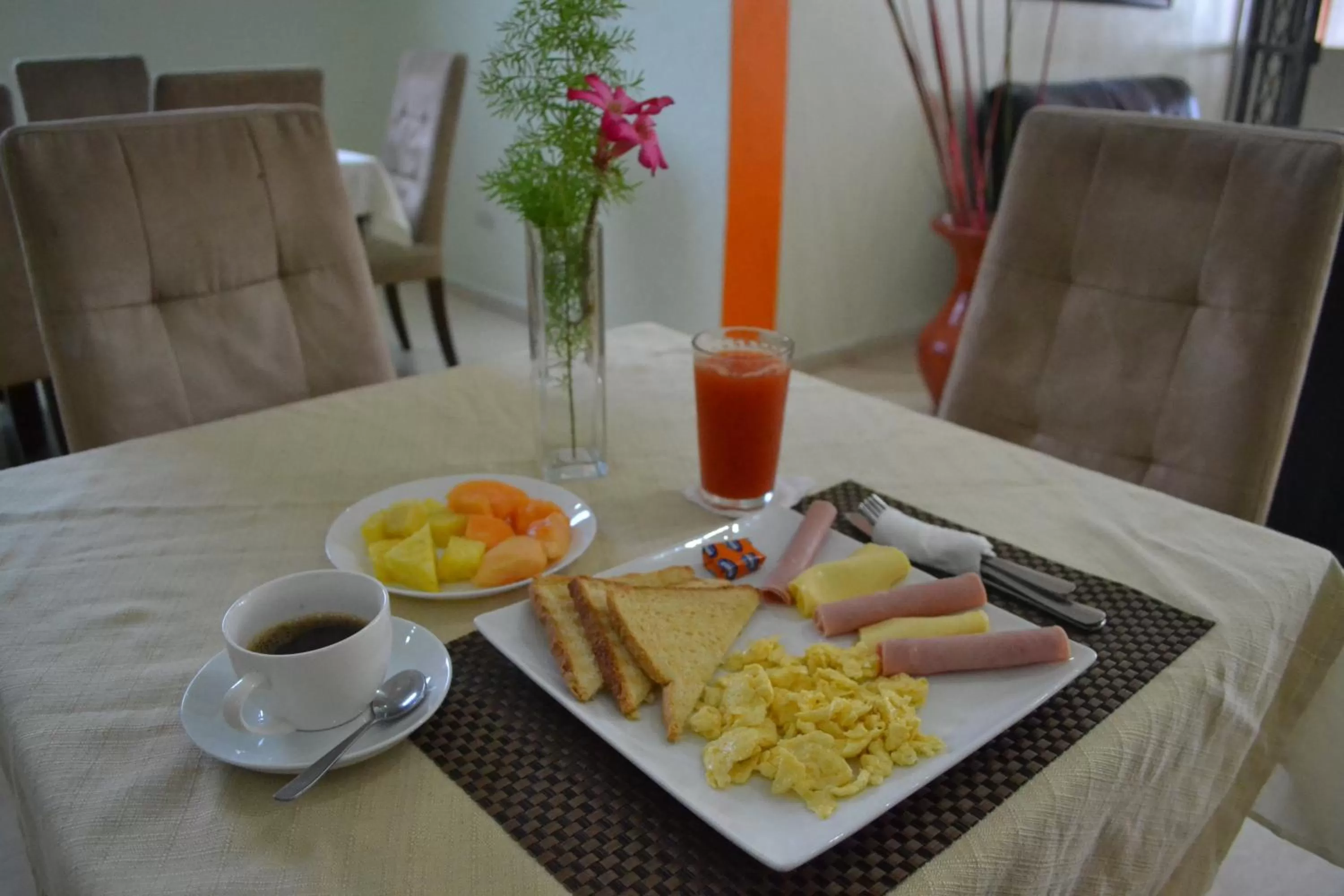 Breakfast in Hotel Renacer