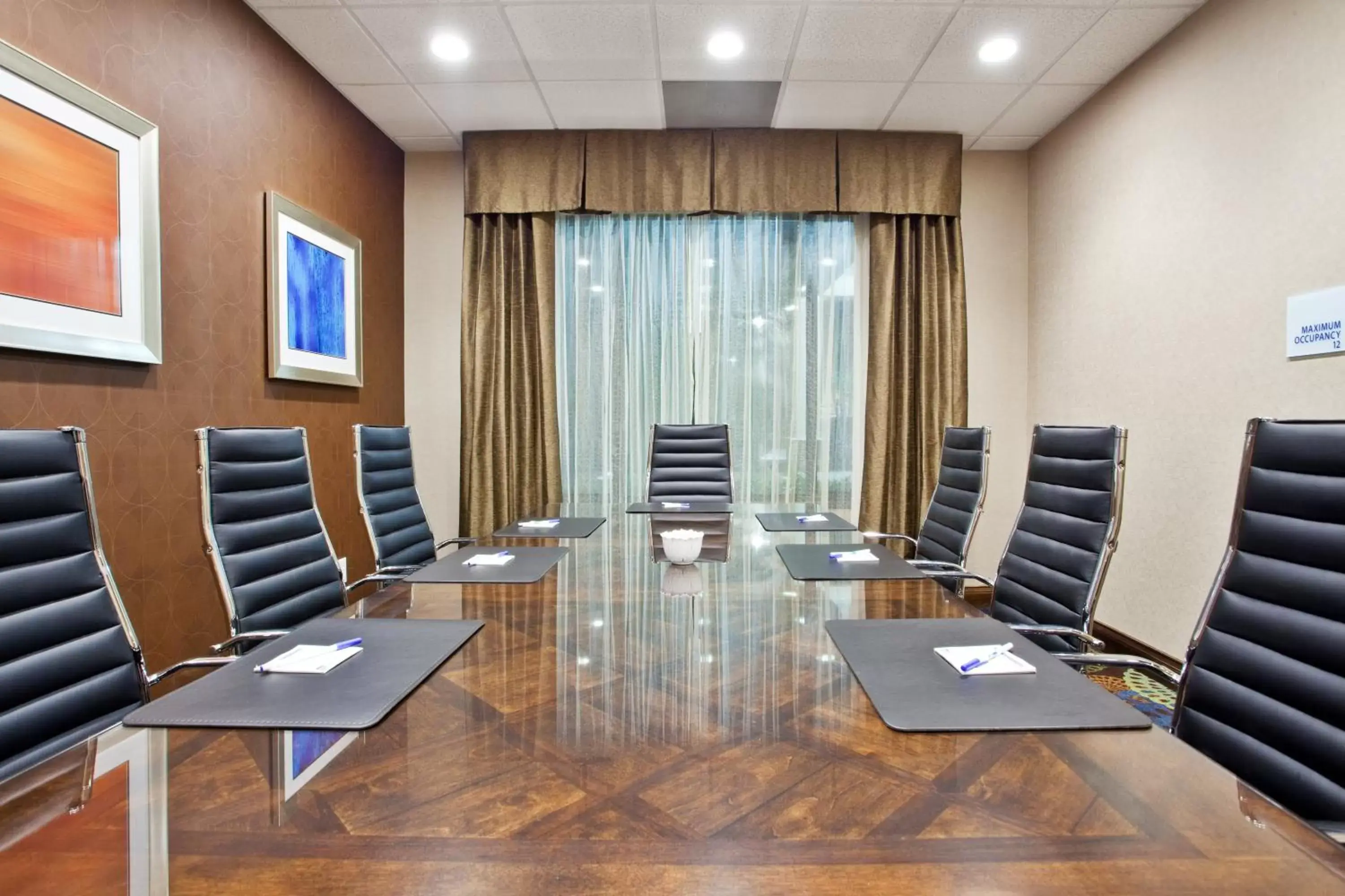 Meeting/conference room in Holiday Inn Express & Suites Buford NE - Lake Lanier Area, an IHG Hotel