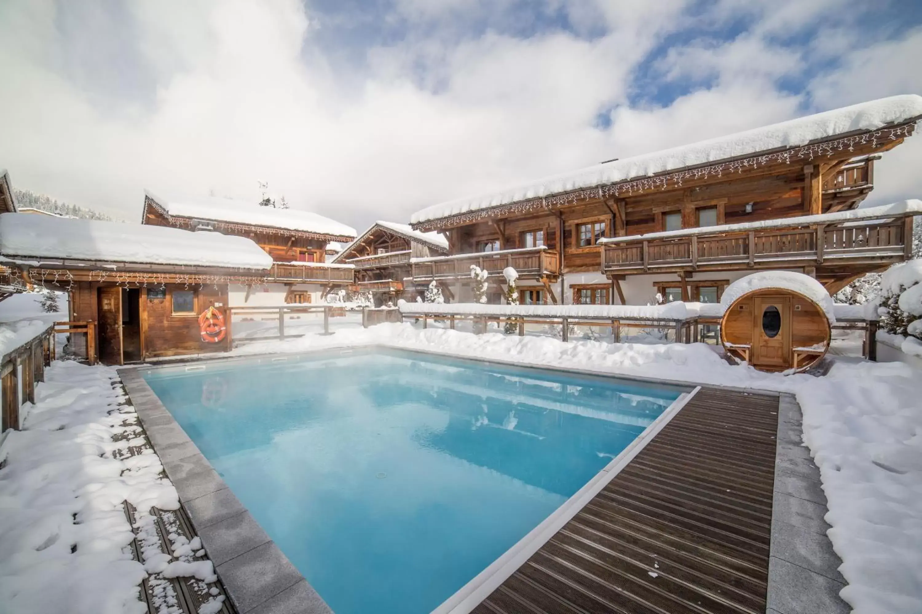 Activities, Swimming Pool in Les Loges Blanches
