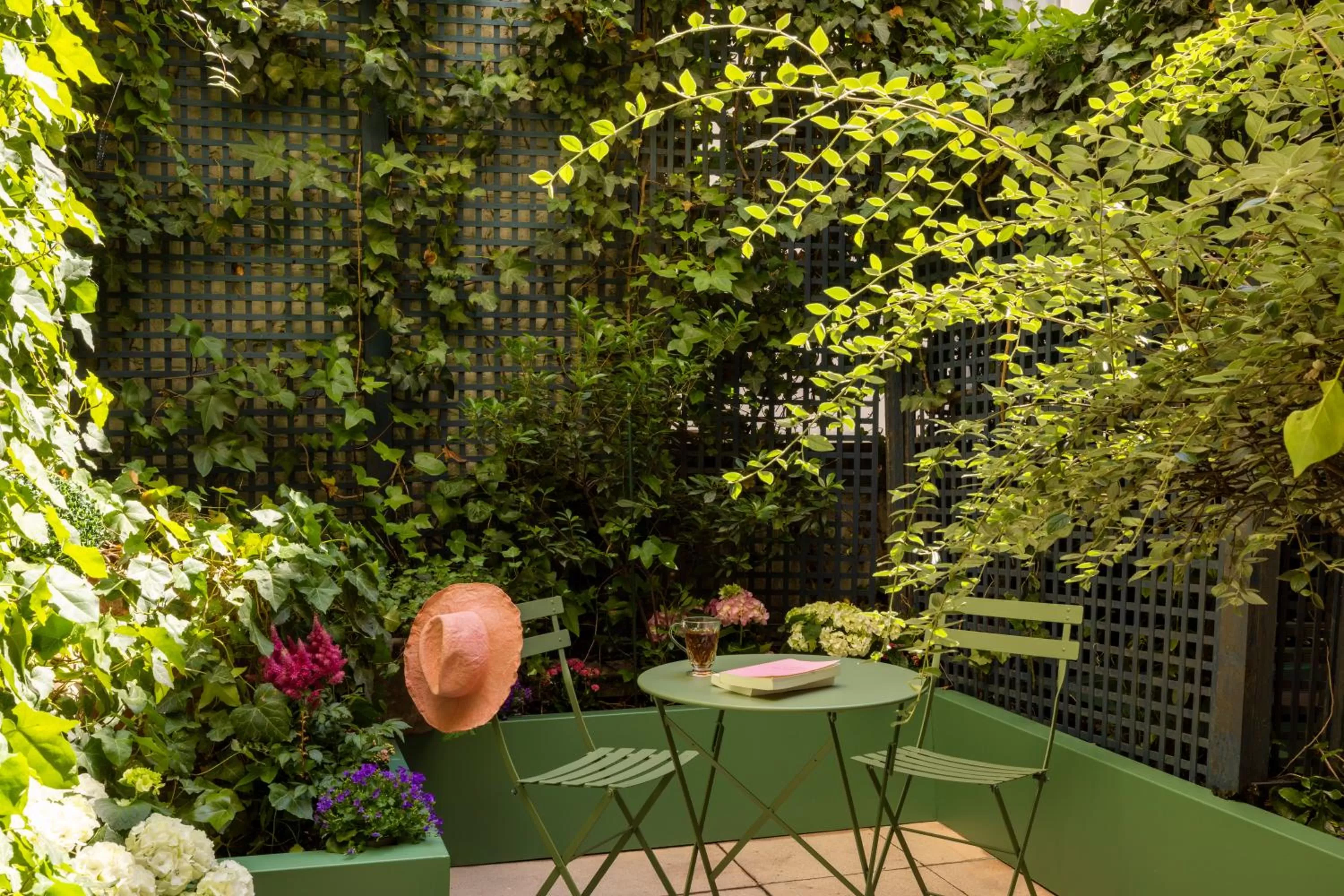 Balcony/Terrace in Hôtel Le Saint Gregoire
