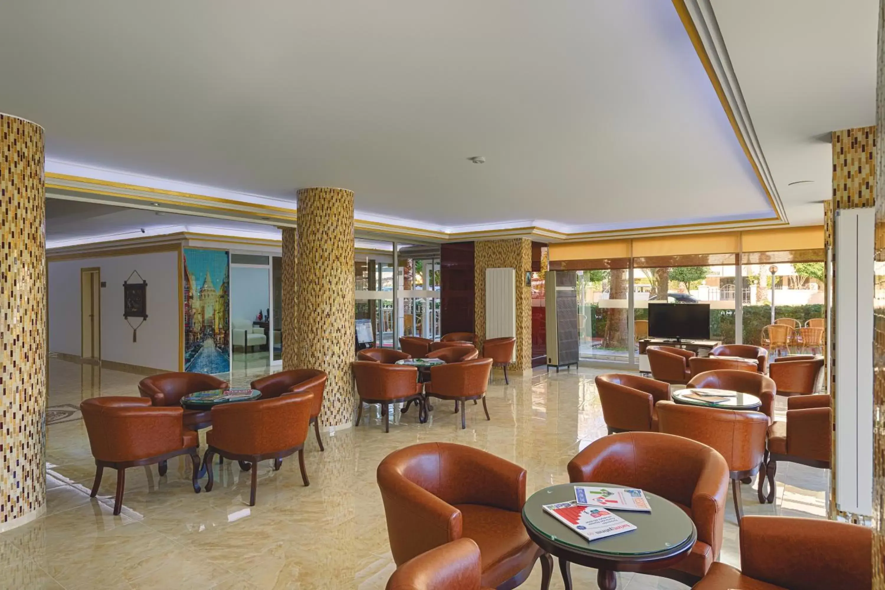 Lobby or reception, Lounge/Bar in Zel Hotel