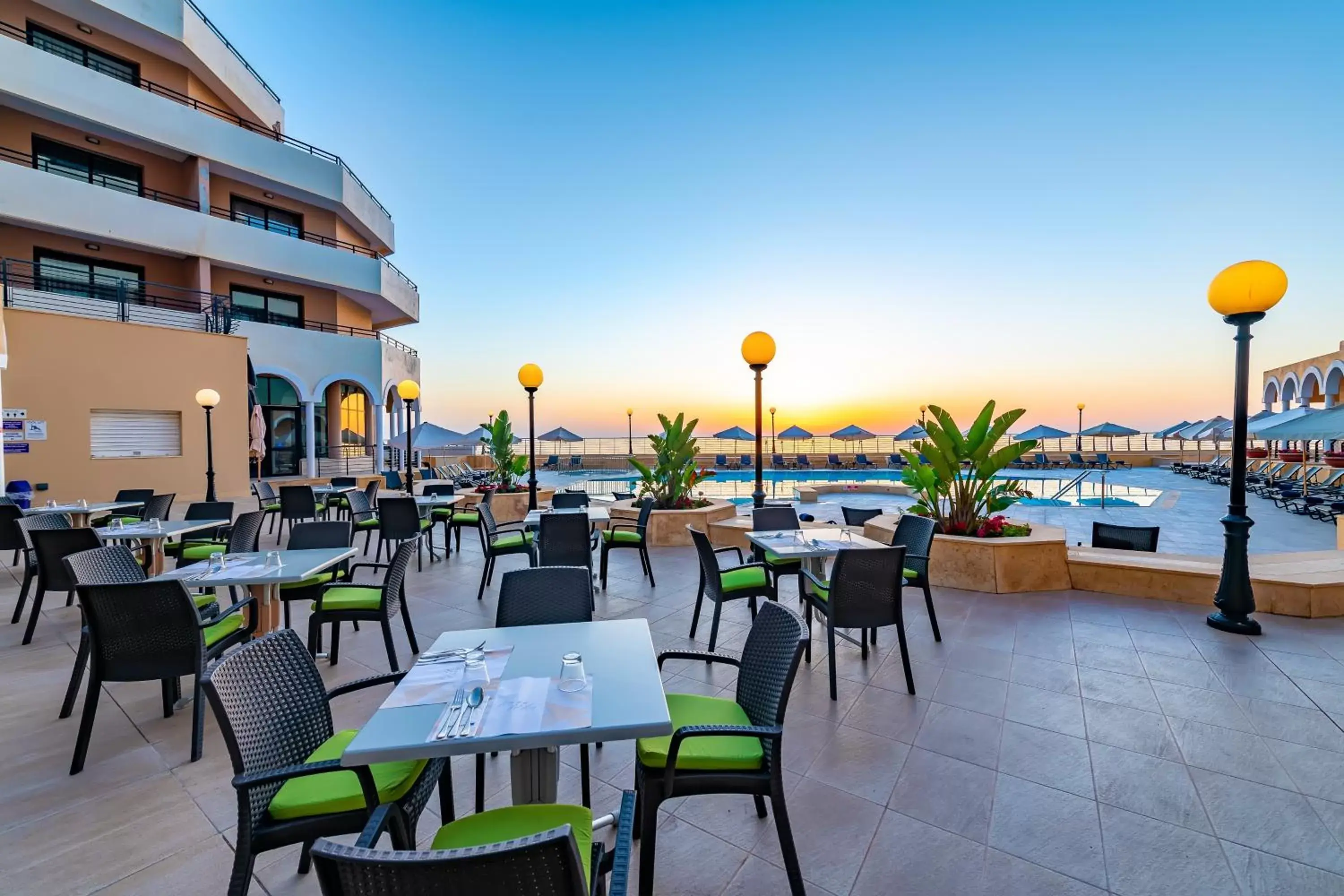 Property building, Restaurant/Places to Eat in Radisson Blu Resort, Malta St. Julian's