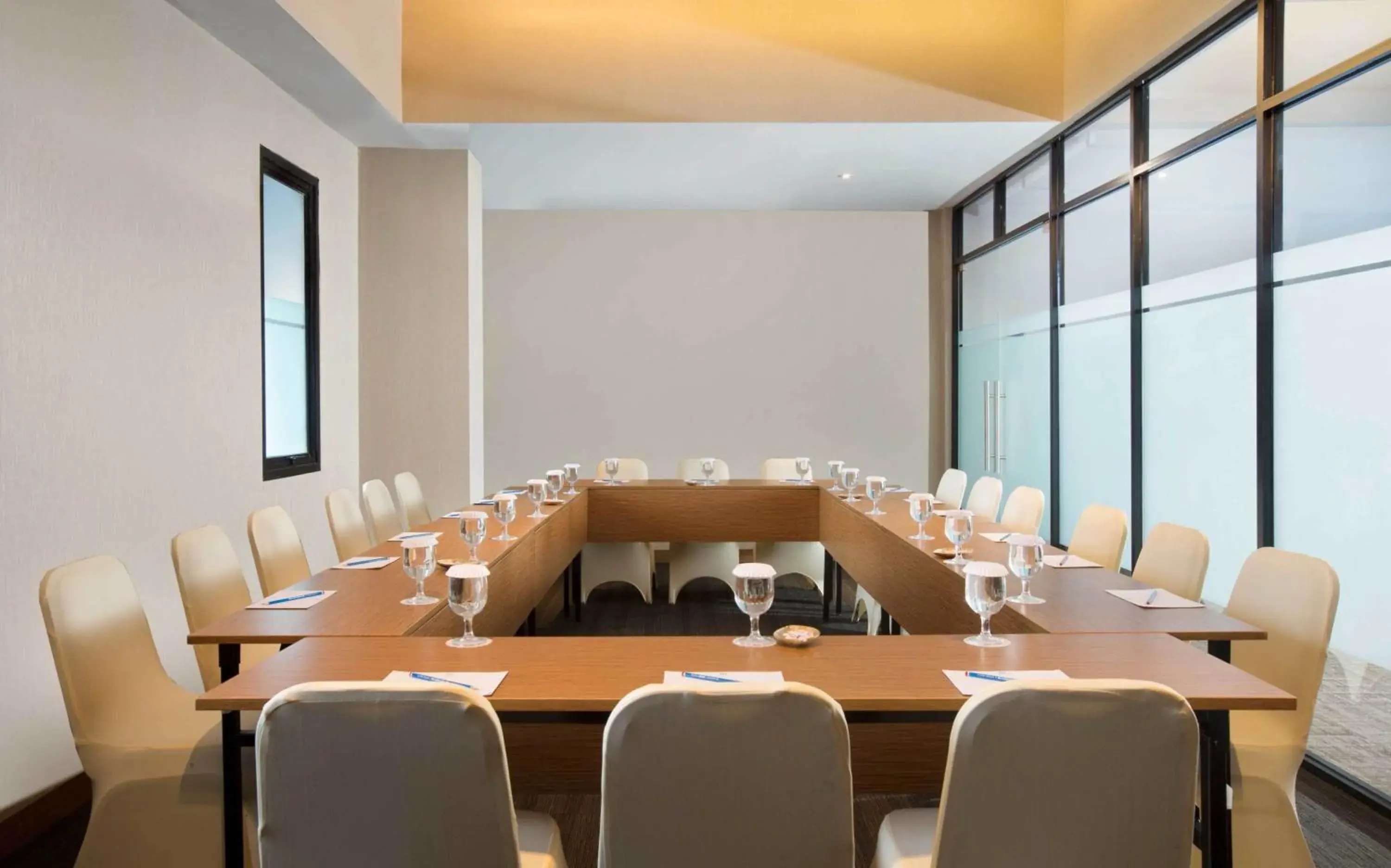 Meeting/conference room in Batiqa Hotel Cirebon