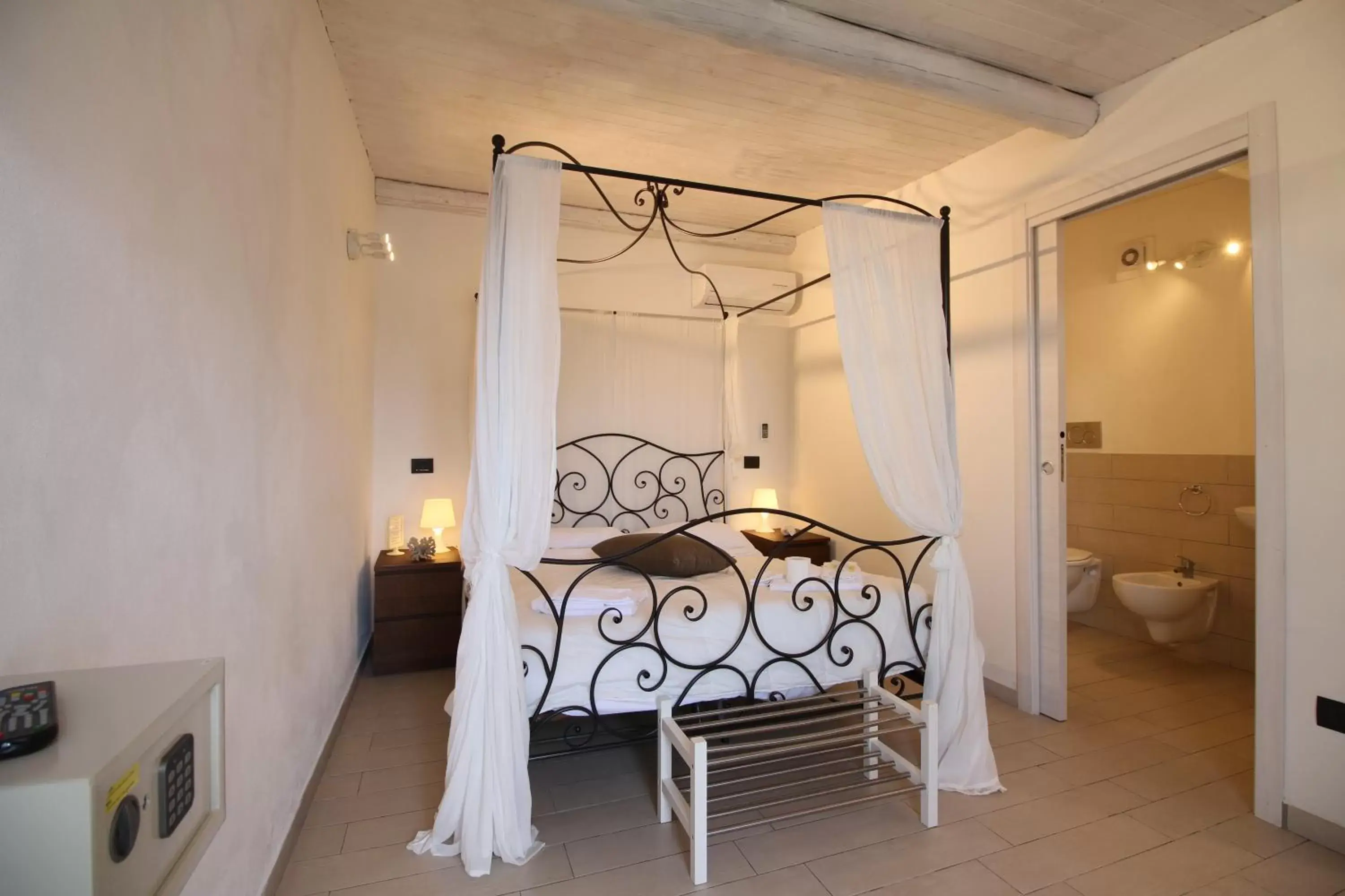 Photo of the whole room, Bed in Hotel Noto Marina e Spa
