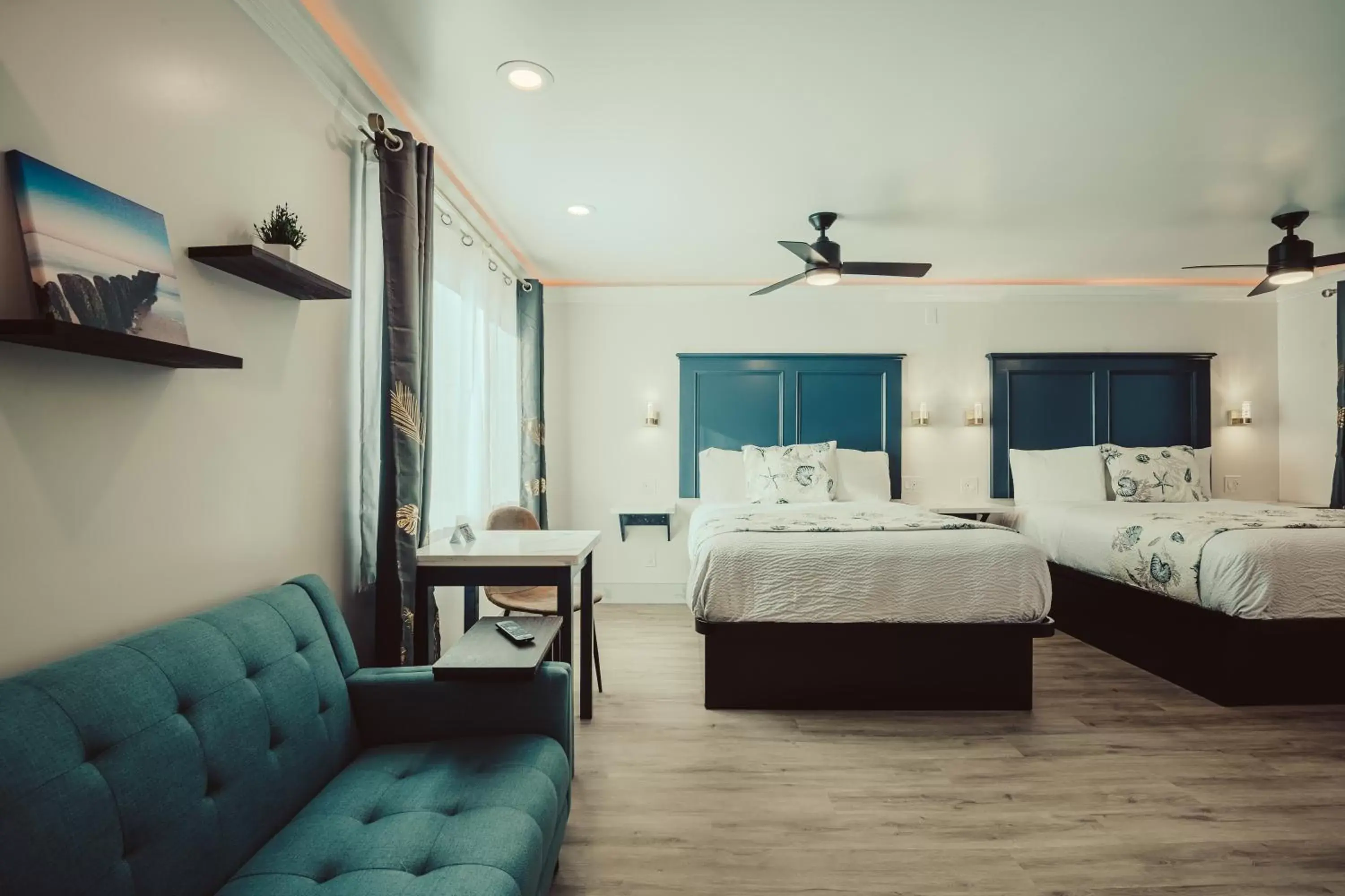 Bed in Blufftop Inn & Suites - Wharf/Restaurant District Bed in Blufftop Inn & Suites - Wharf/Restaurant District