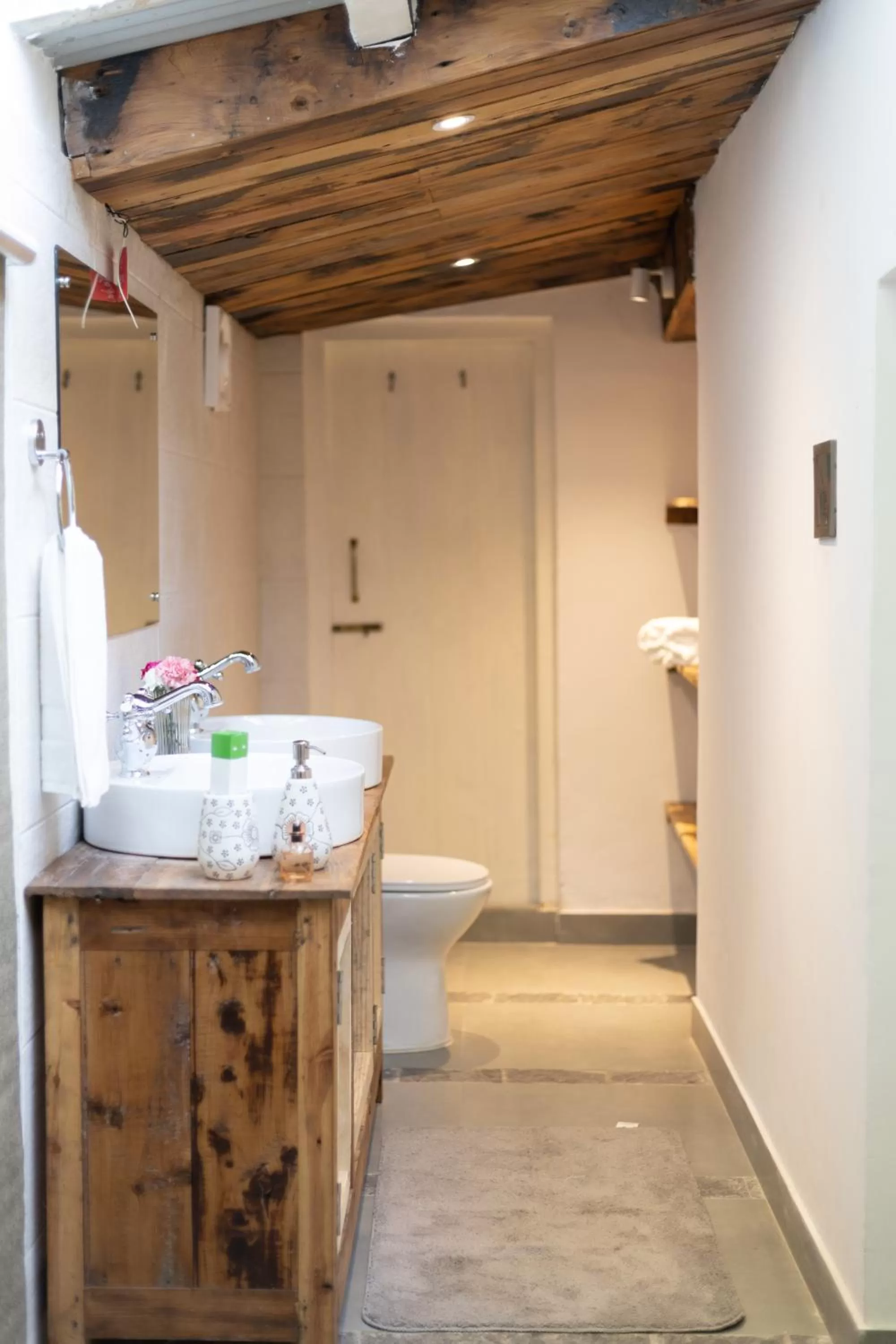 Bathroom in Seclude Shimla, Taraview