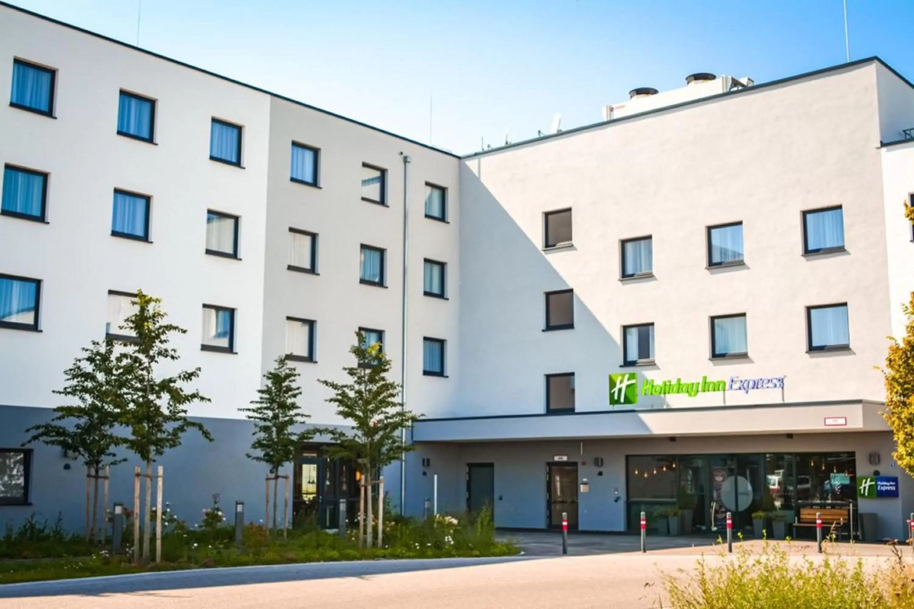 Property Building in Holiday Inn Express Munich - Olching, an IHG Hotel