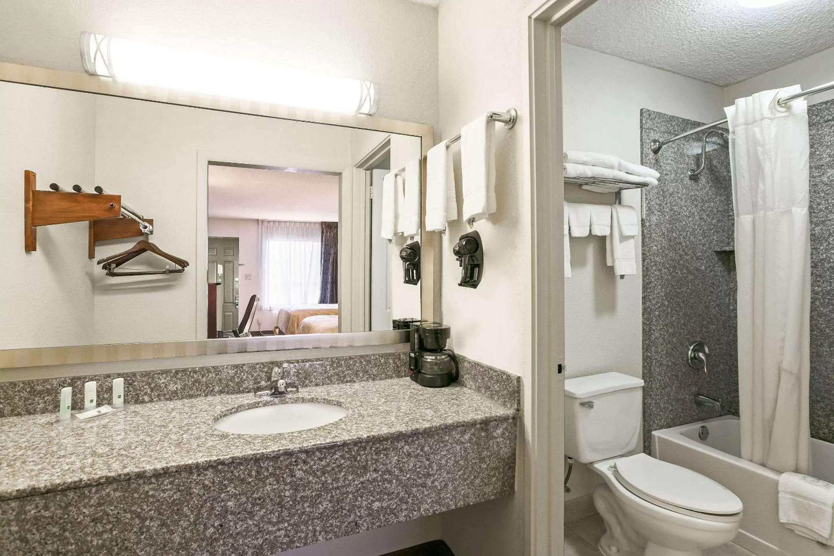 Bathroom in Quality Inn & Suites Eufaula