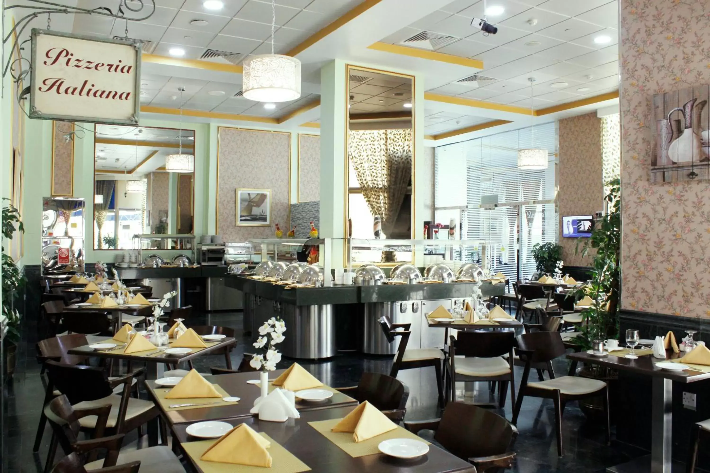 Restaurant/Places to Eat in Al Diar Dana Hotel
