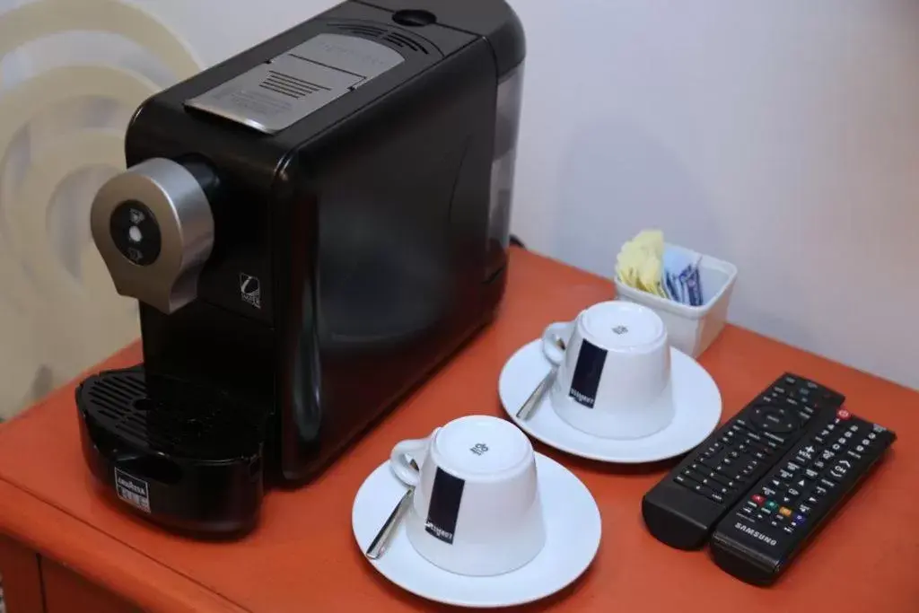 Coffee/Tea Facilities in Harpoon House