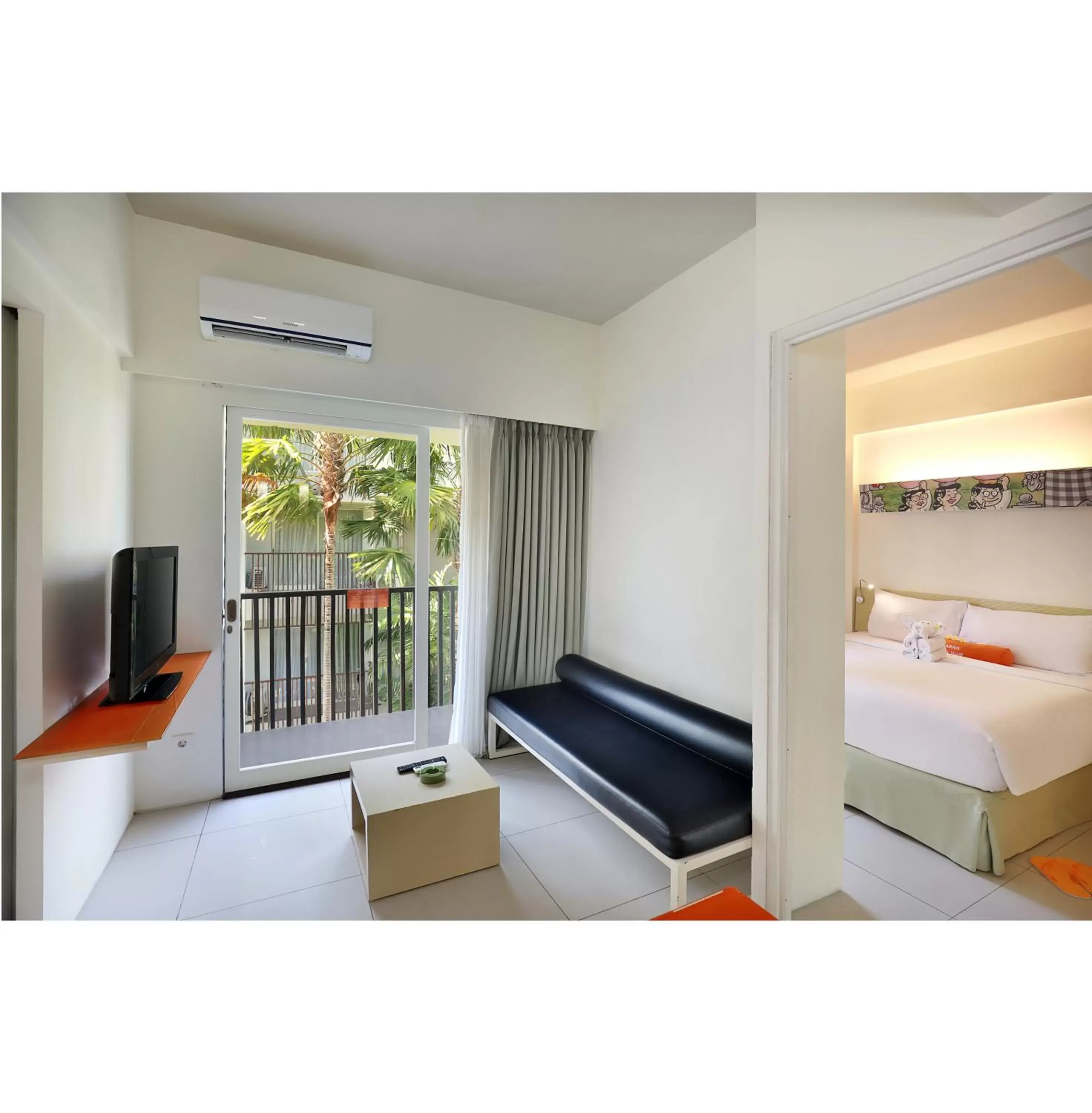 Bedroom, TV/Entertainment Center in HARRIS Hotel & Residences Sunset Road
