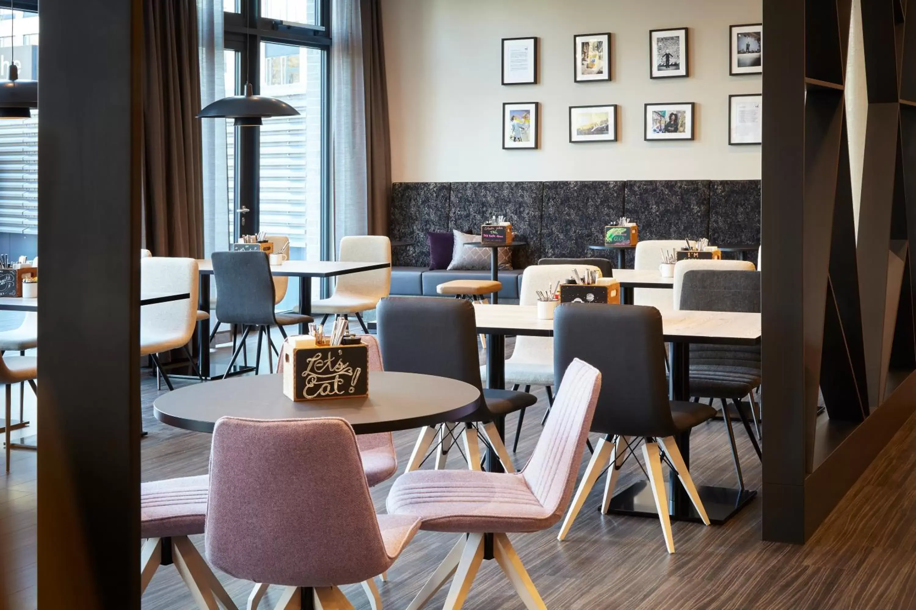 Restaurant/places to eat in Holiday Inn - the niu, Air Frankfurt Messe by IHG Restaurant/places to eat in Holiday Inn - the niu, Air Frankfurt Messe by IHG