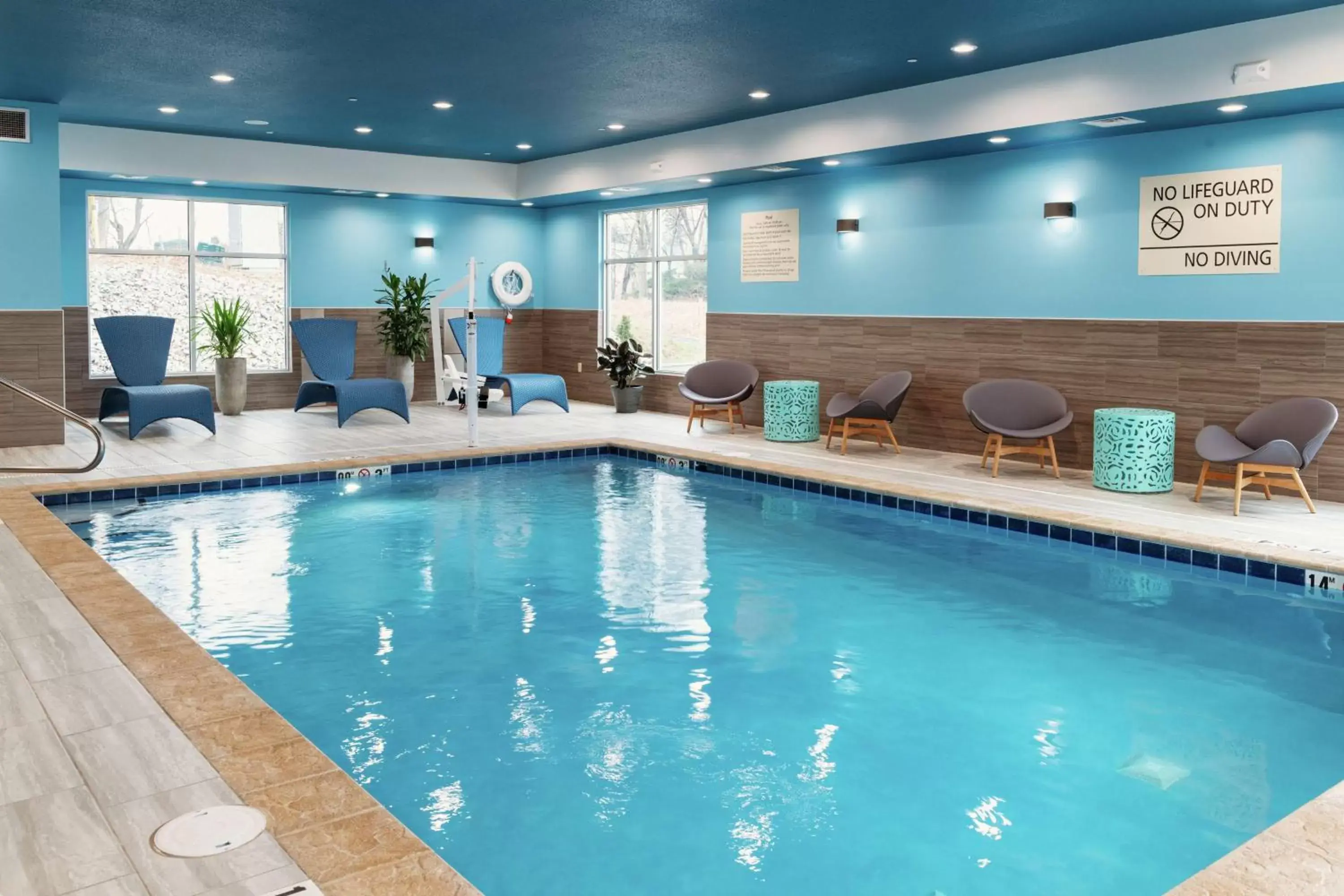 Pool view, Swimming Pool in Hampton Inn & Suites Pittsburgh New Stanton PA