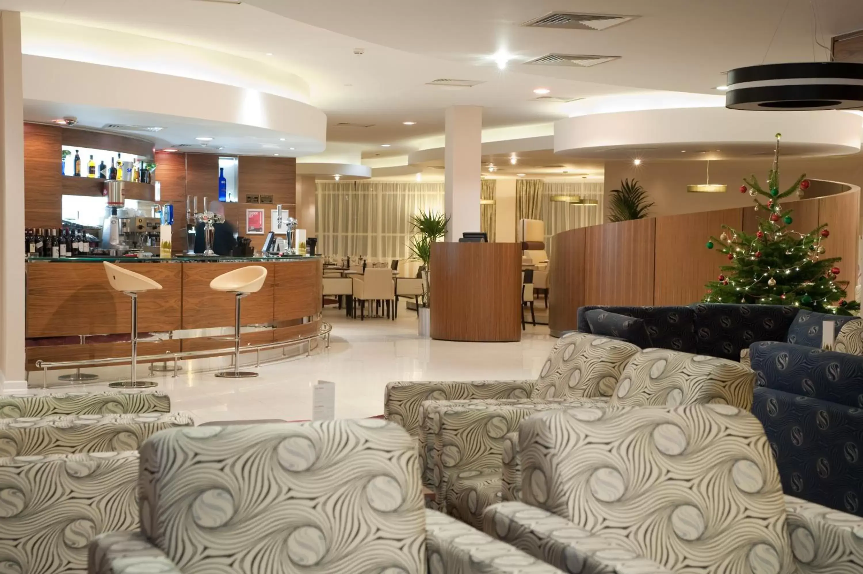 Lounge or bar in Holiday Inn Derby Riverlights, an IHG Hotel