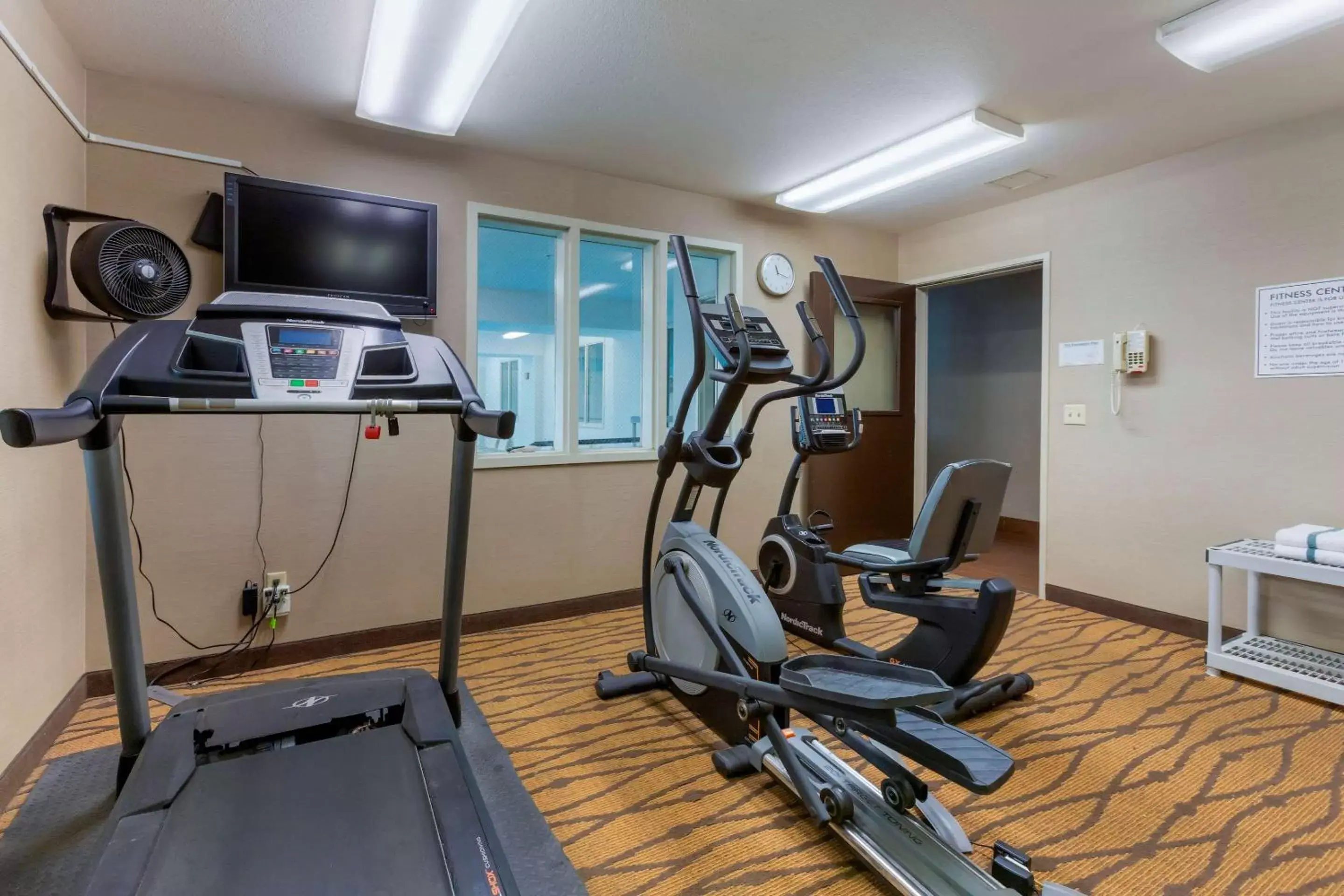 Fitness centre/facilities in Sleep Inn Ontario Fitness centre/facilities in Sleep Inn Ontario