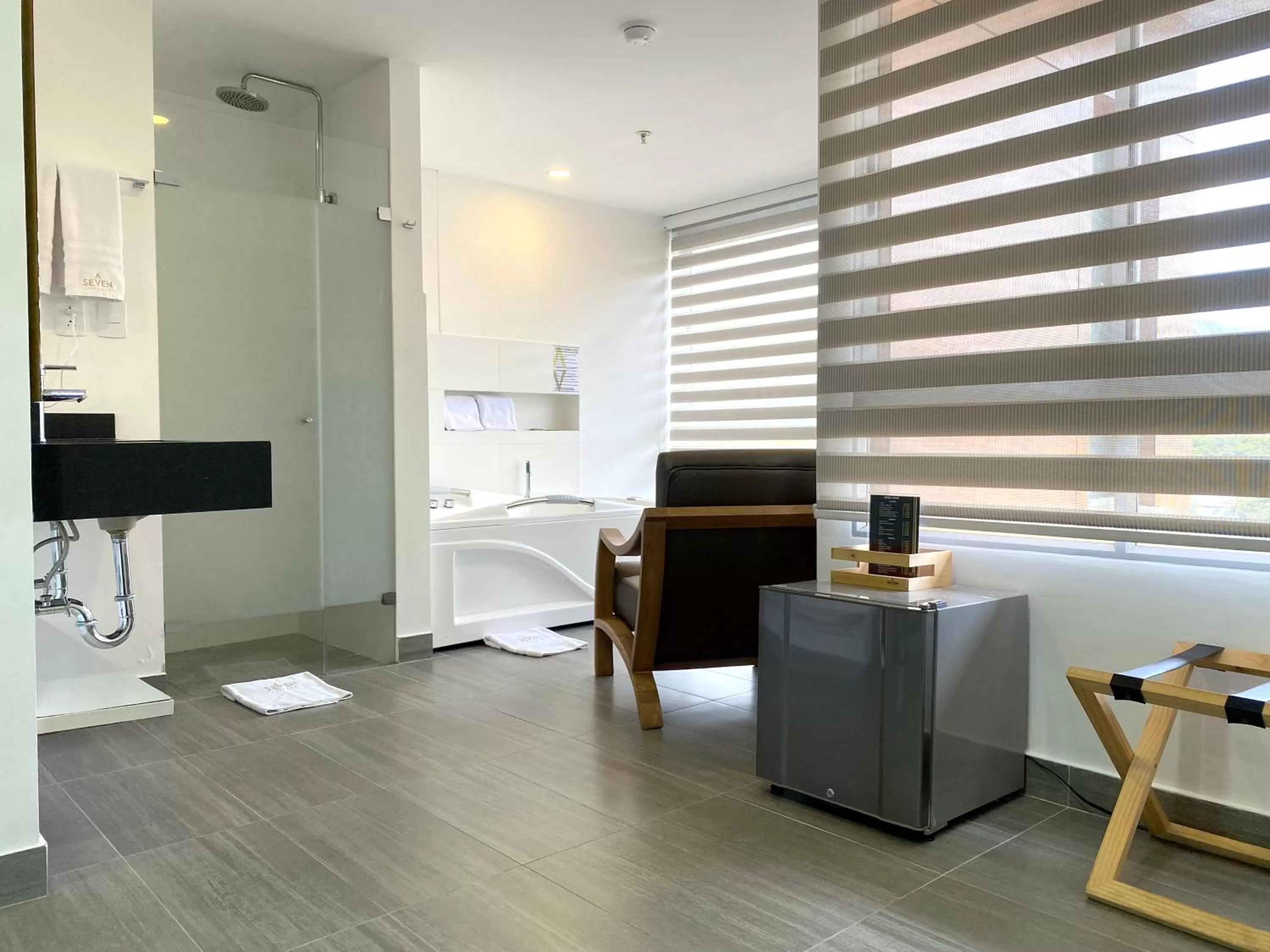 Seating area in Seven Inn Hotel