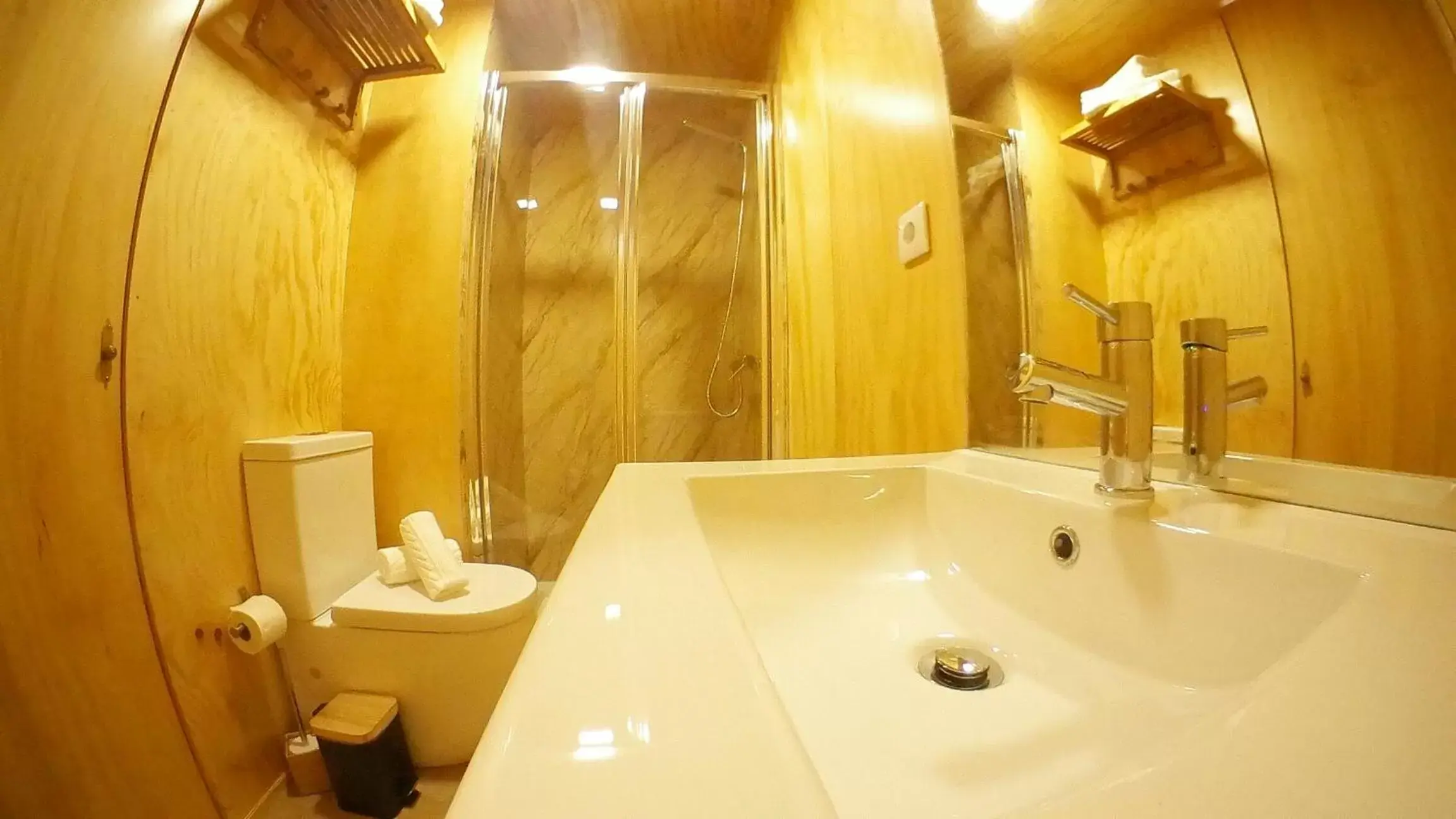 Bathroom in Eco-Bungalow