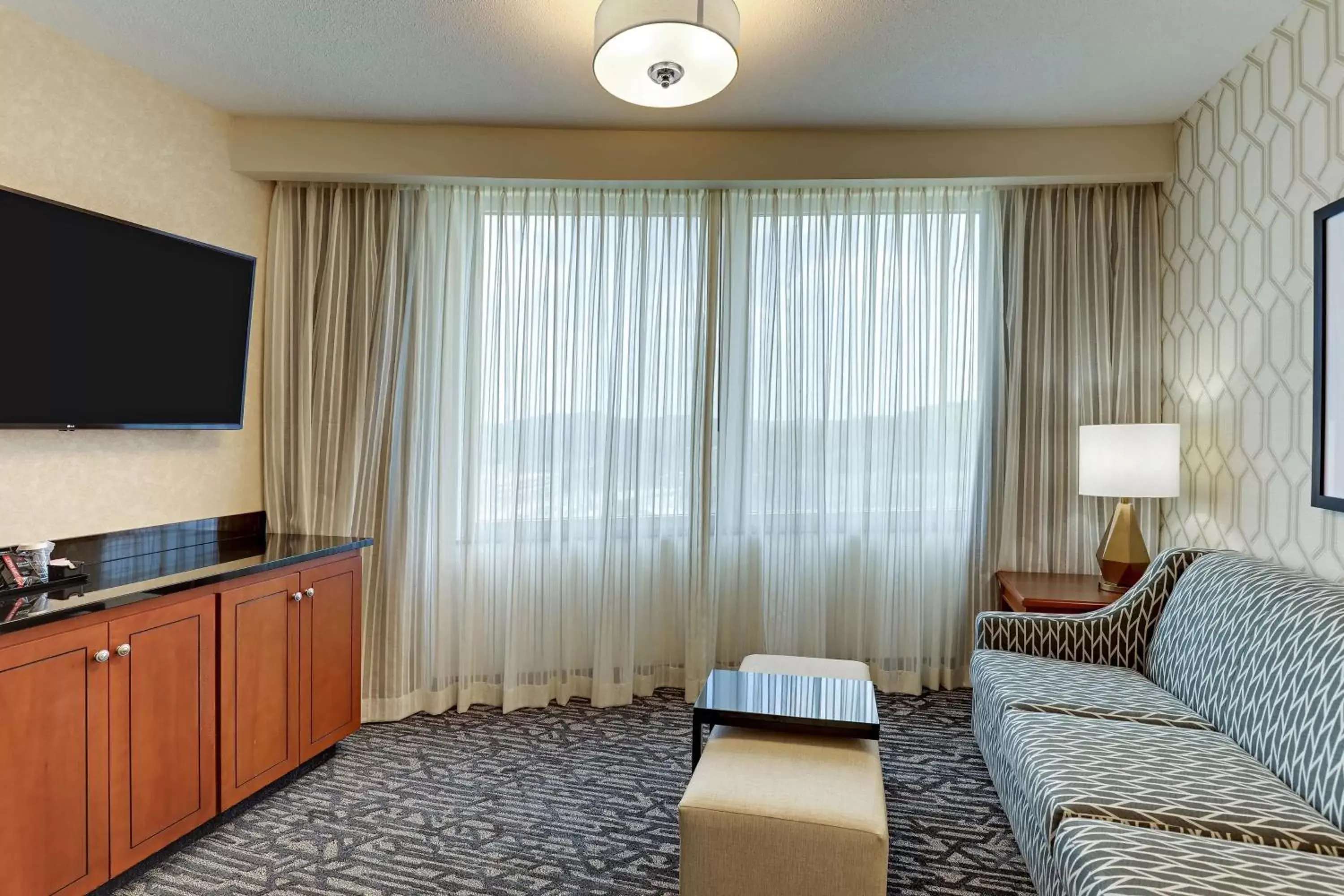 Bedroom, Seating Area in Drury Plaza Hotel Nashville Franklin