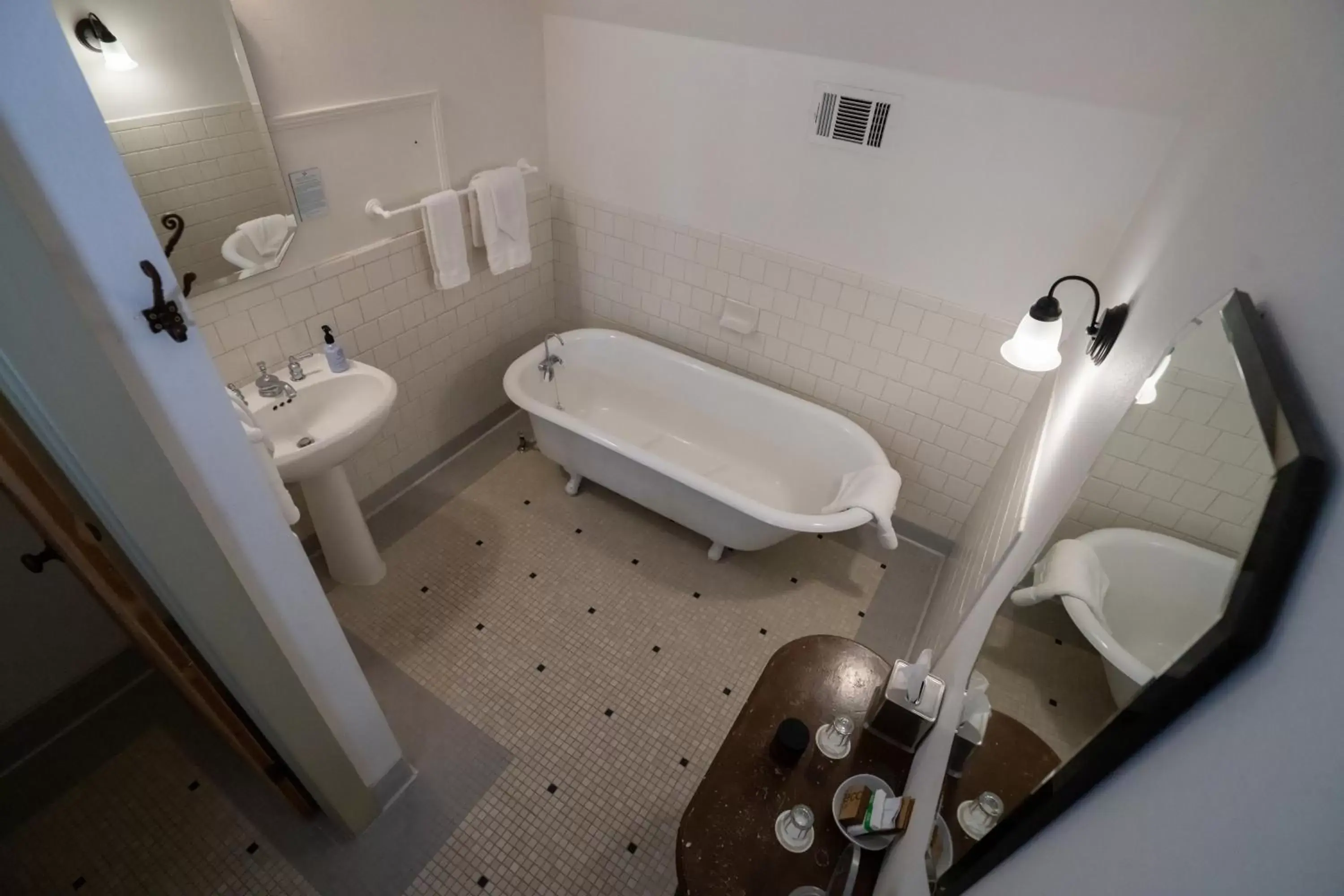 Bathroom in Sage Hill Inn & Spa