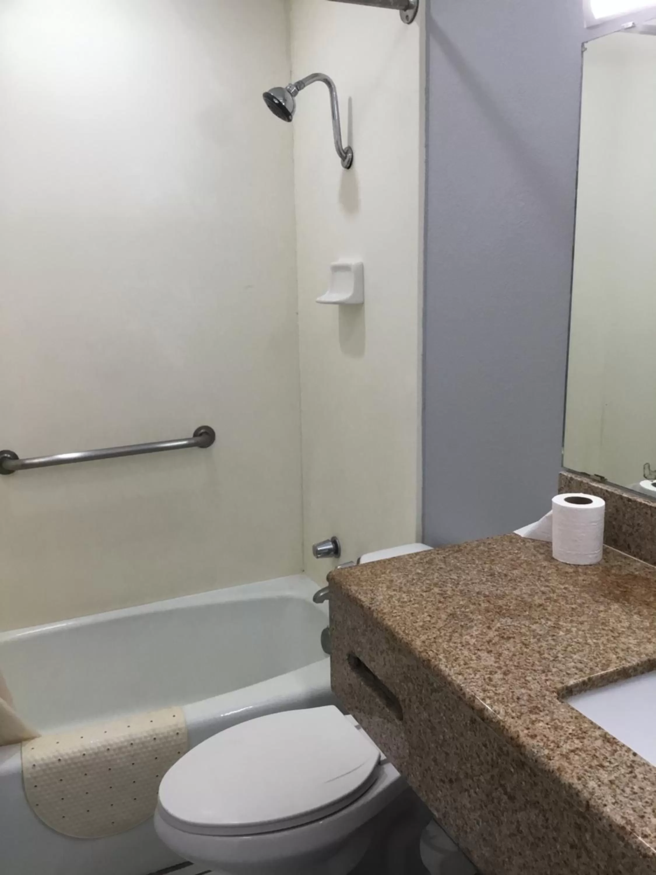 Shower in Budget Inn Plainview
