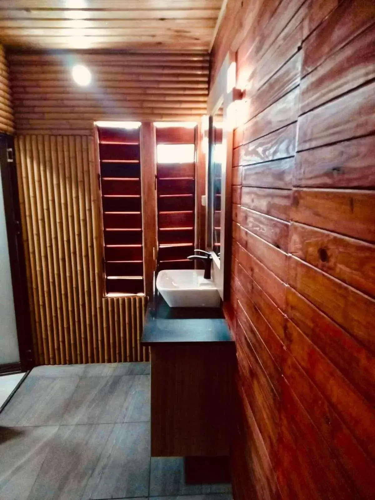 Bathroom in Club Fiji Resort