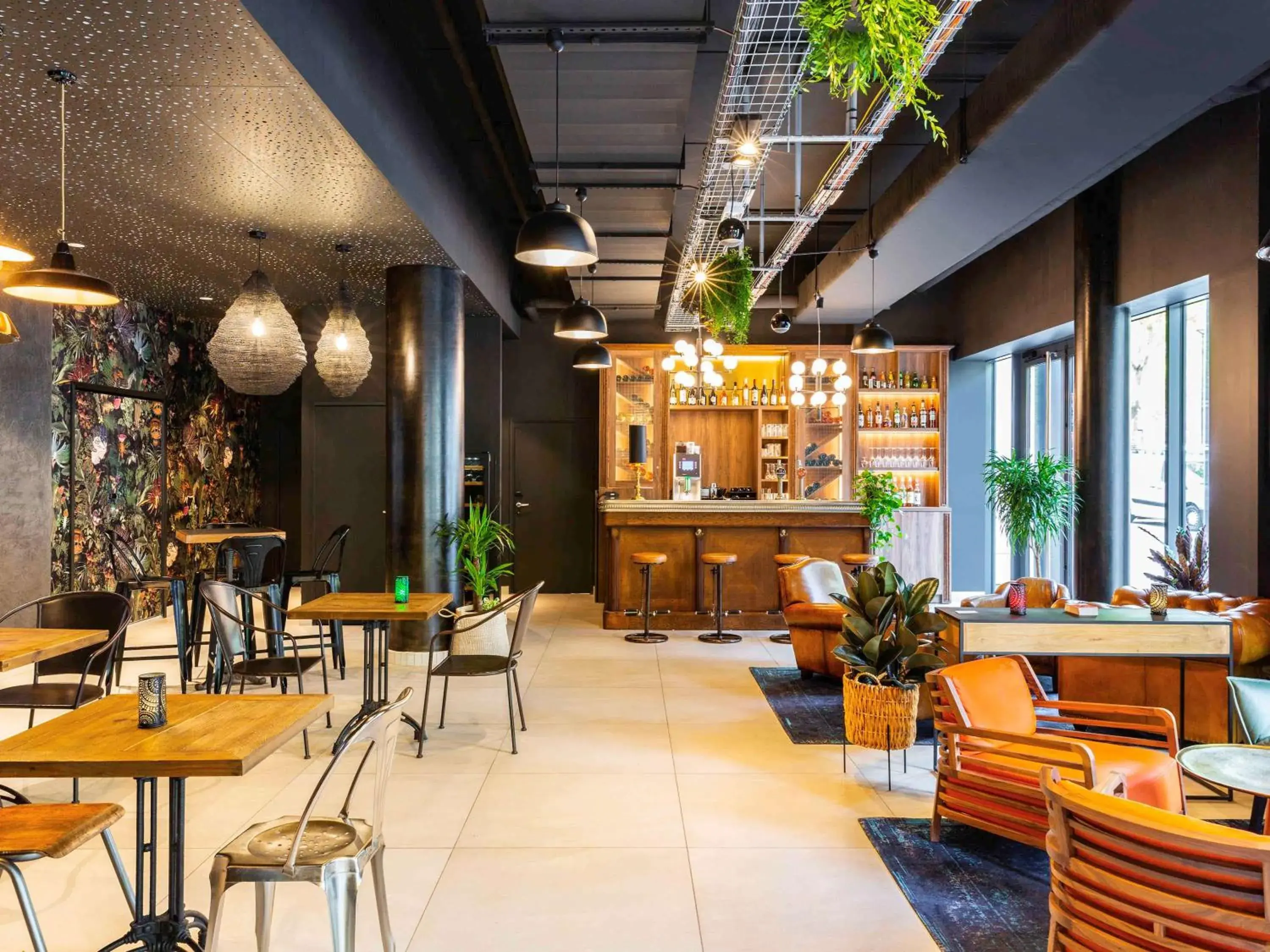 Lounge or bar, Restaurant/Places to Eat in ibis Styles Puteaux Paris La Defense