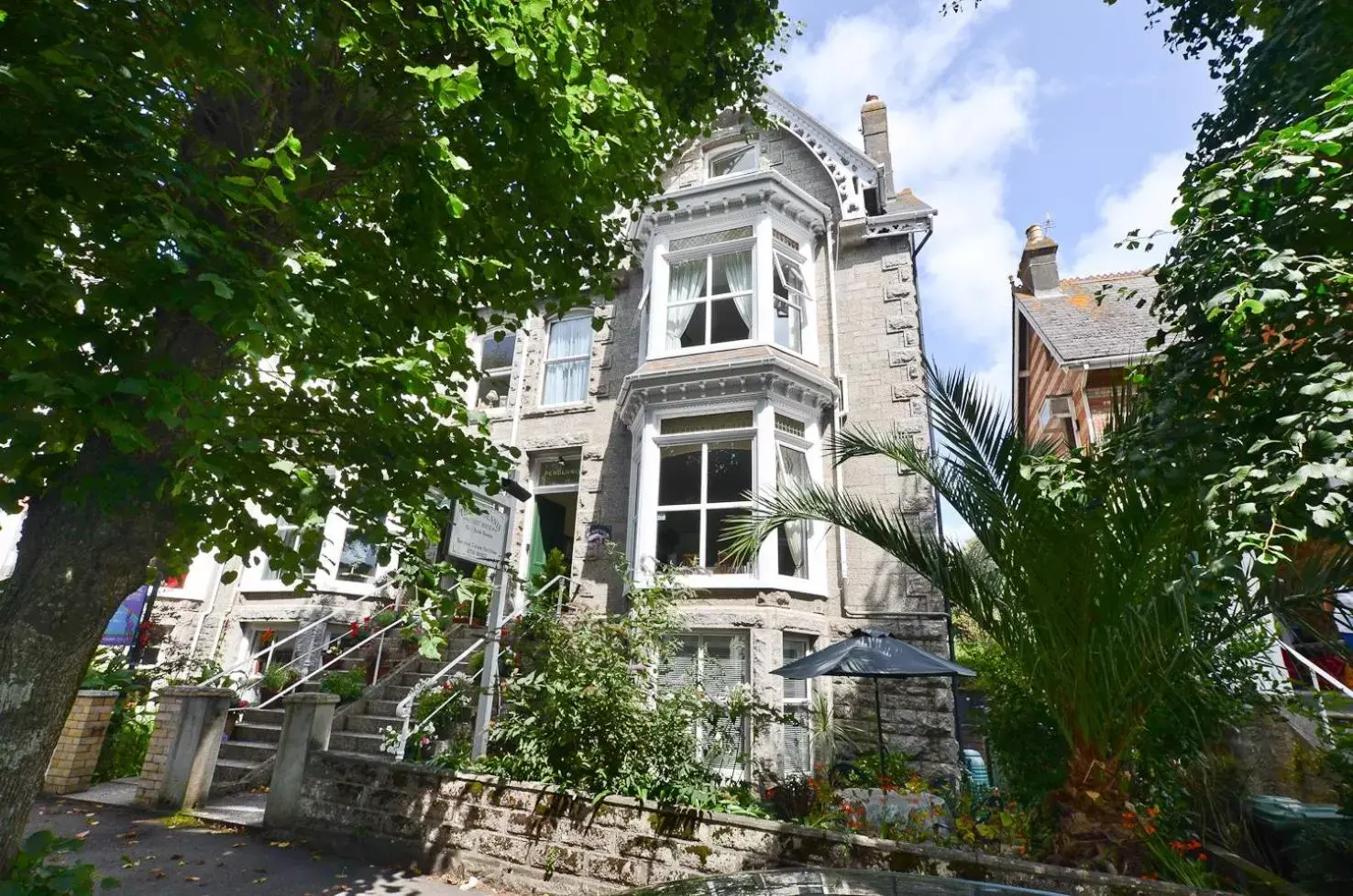 Property Building in The Pendennis Guest House