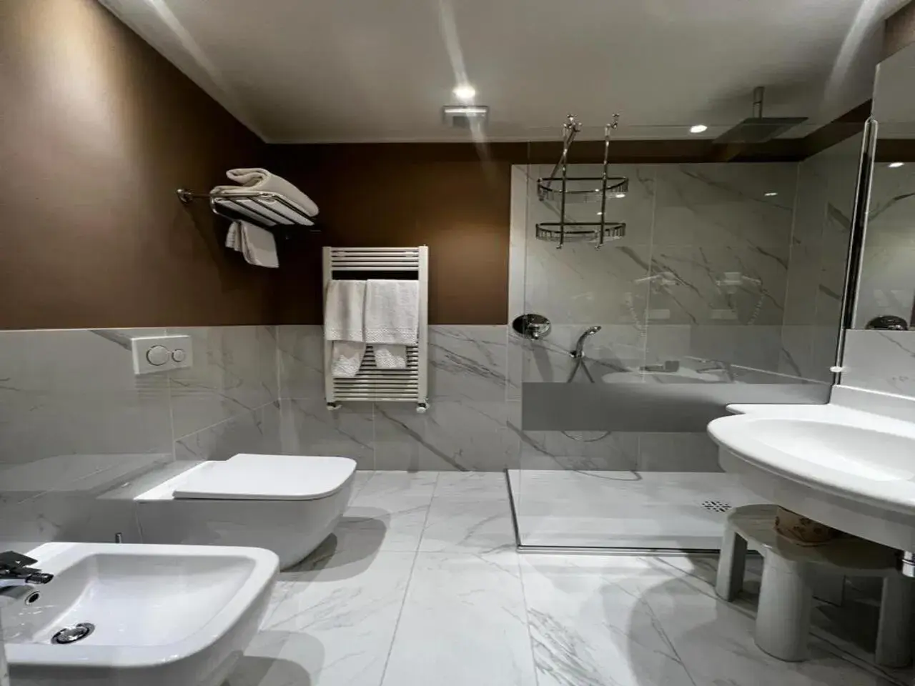 Shower, Bathroom in Savoia Hotel Country House Bologna