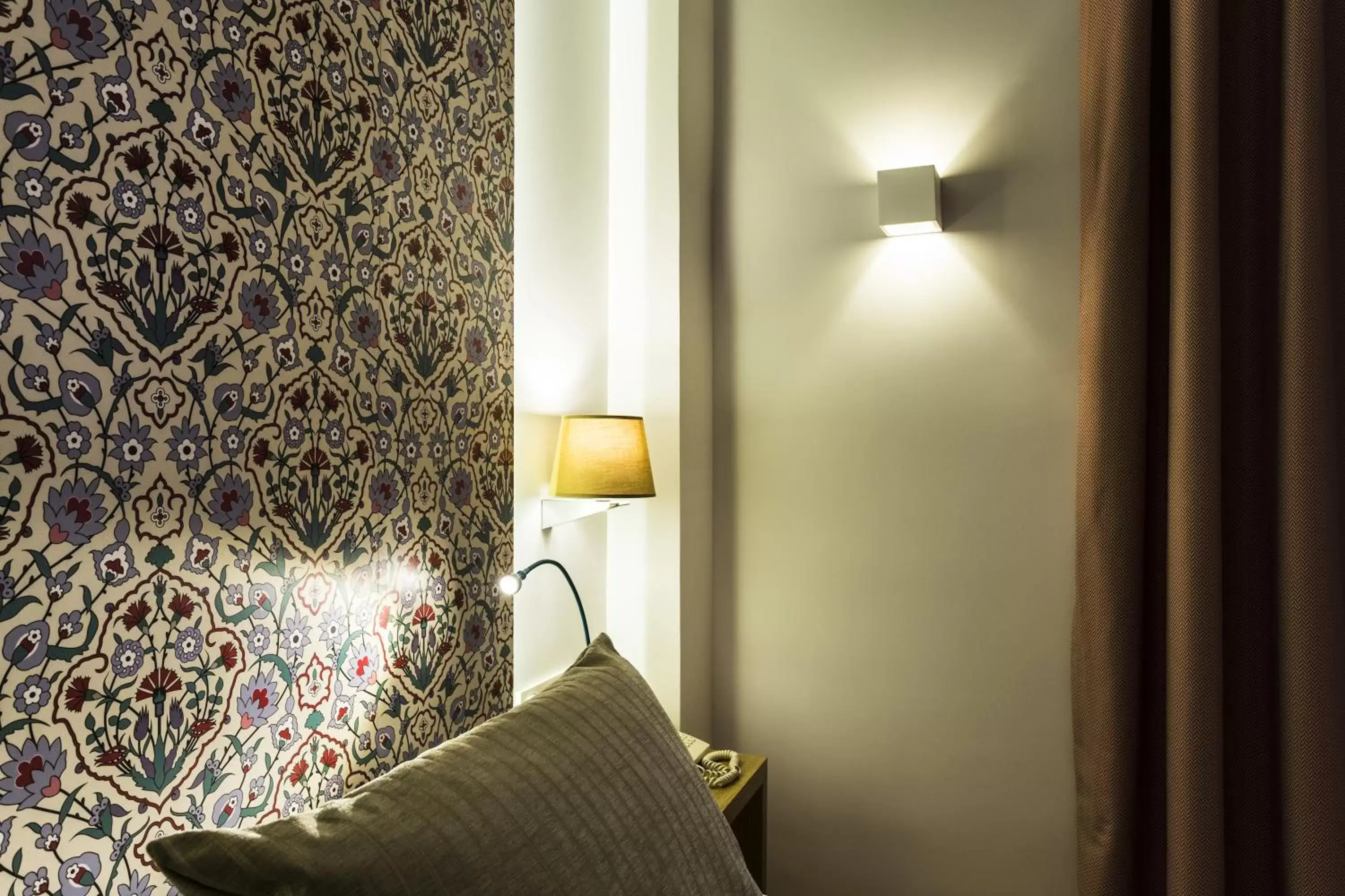 Decorative detail, Bed in Hotel Comfort Dauro 2