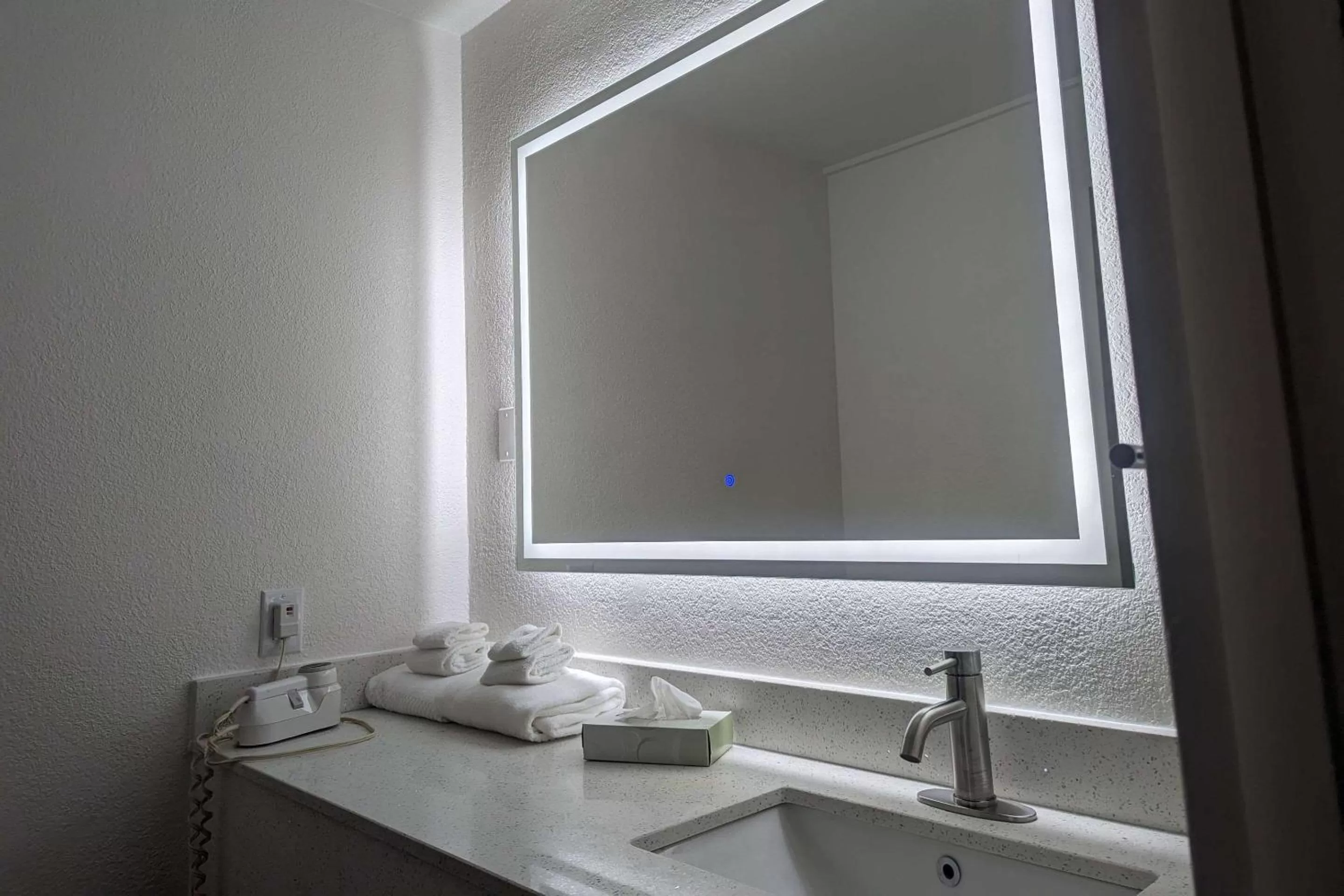 Bedroom in Quality Inn & Suites Northampton - Amherst