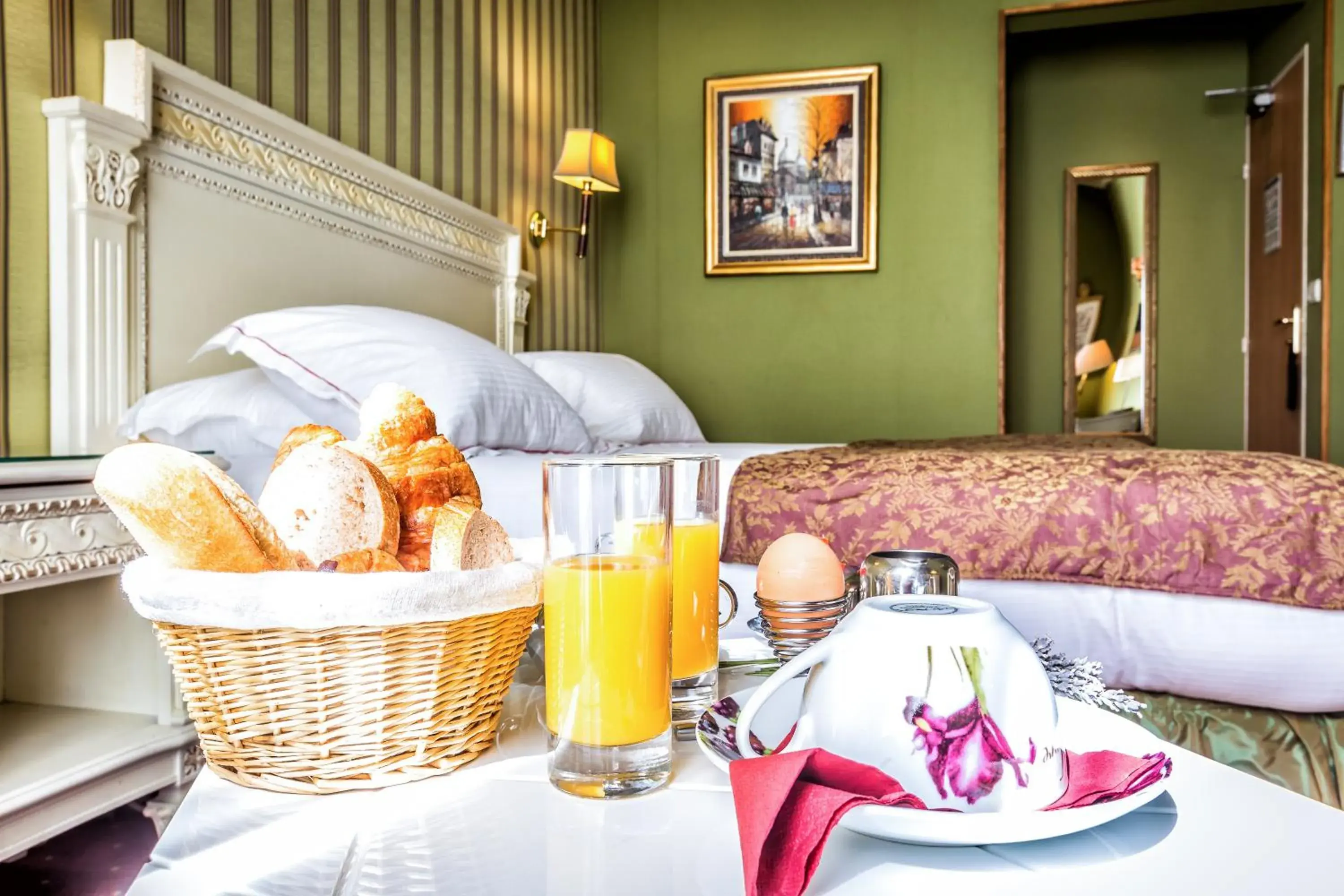 Food and drinks, Breakfast in Le Regence Hotel
