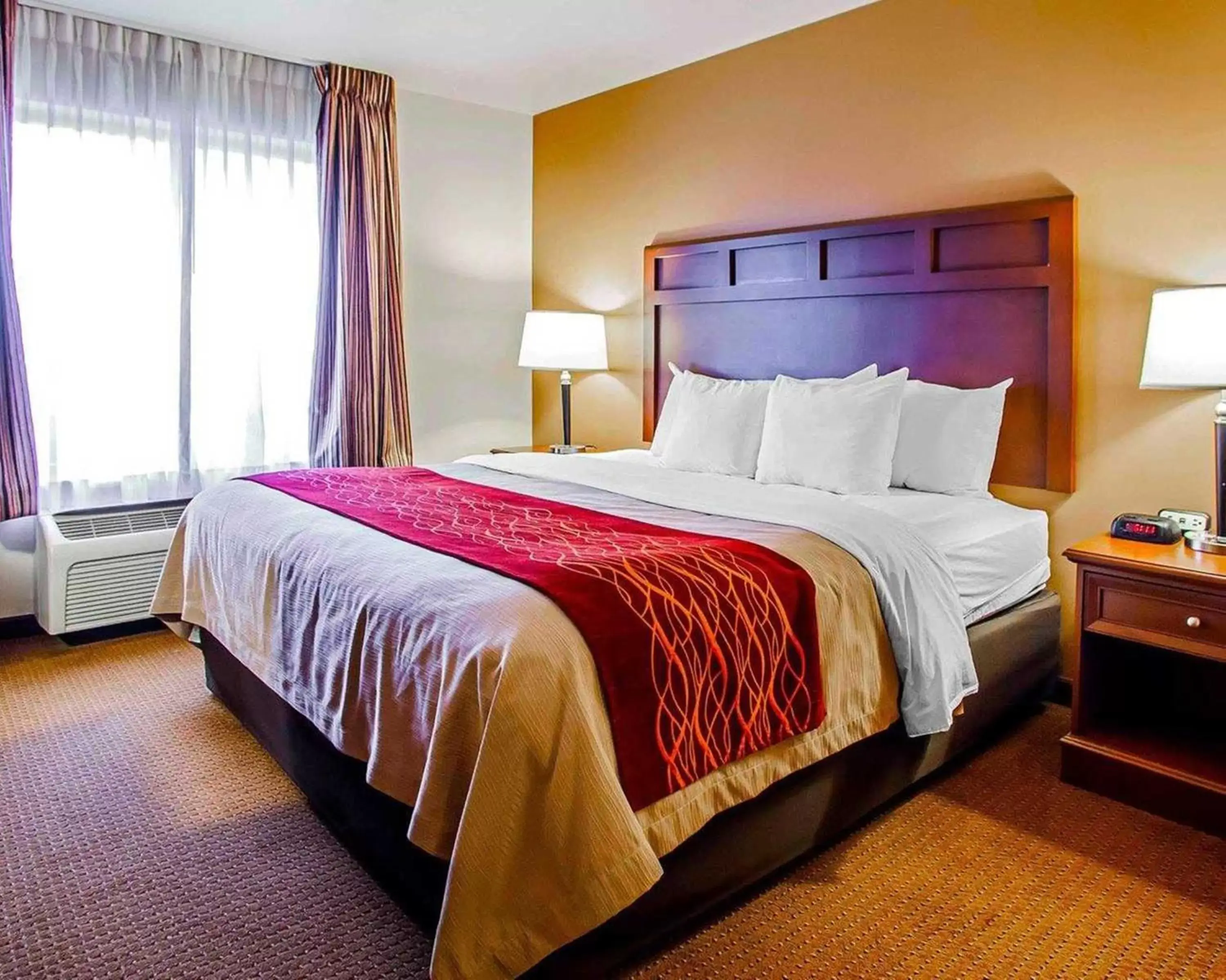 King Room - Non-Smoking in Comfort Inn & Suites Grinnell near I-80