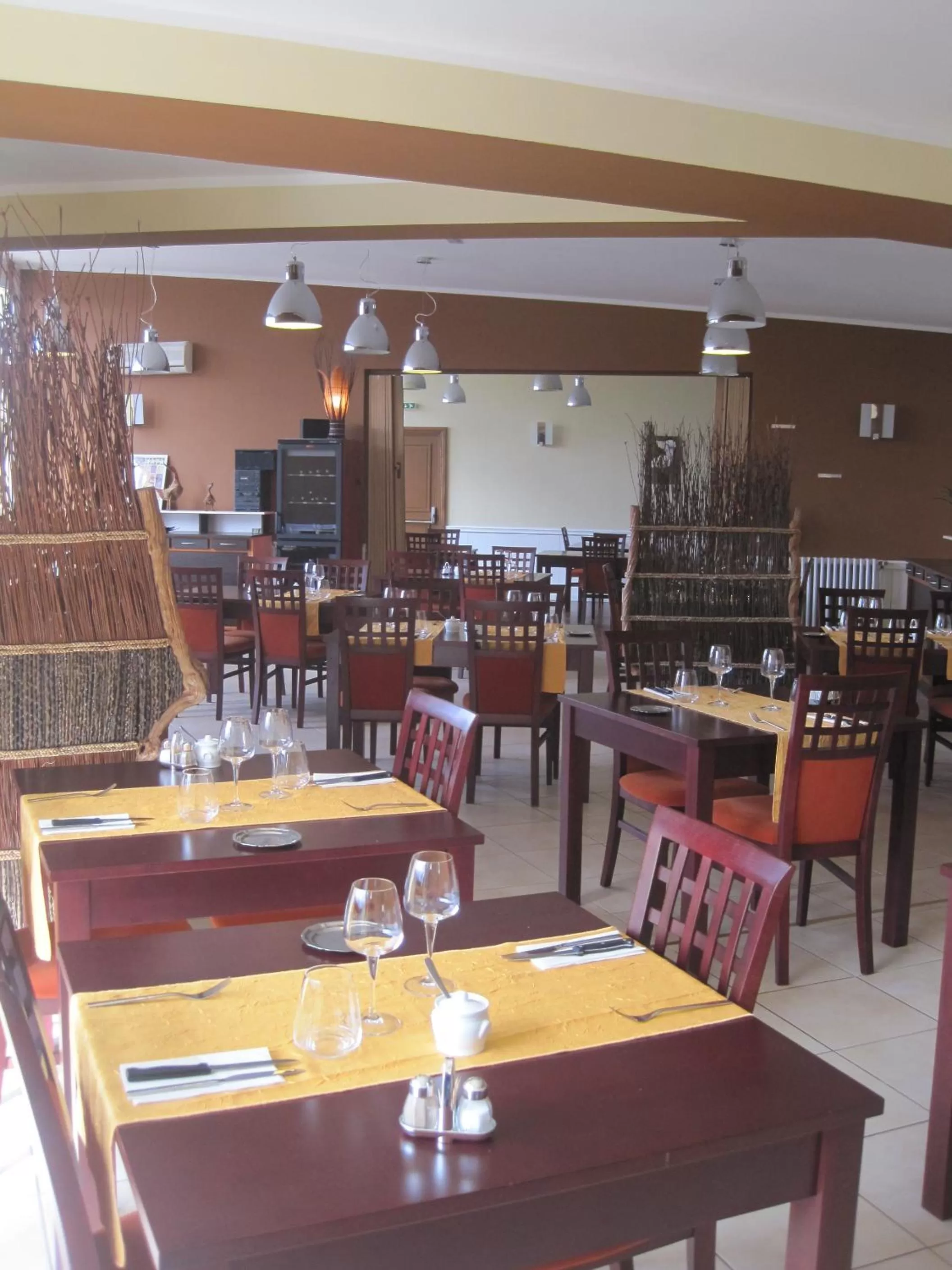 Restaurant/places to eat in Hotel Restaurant Rive Gauche