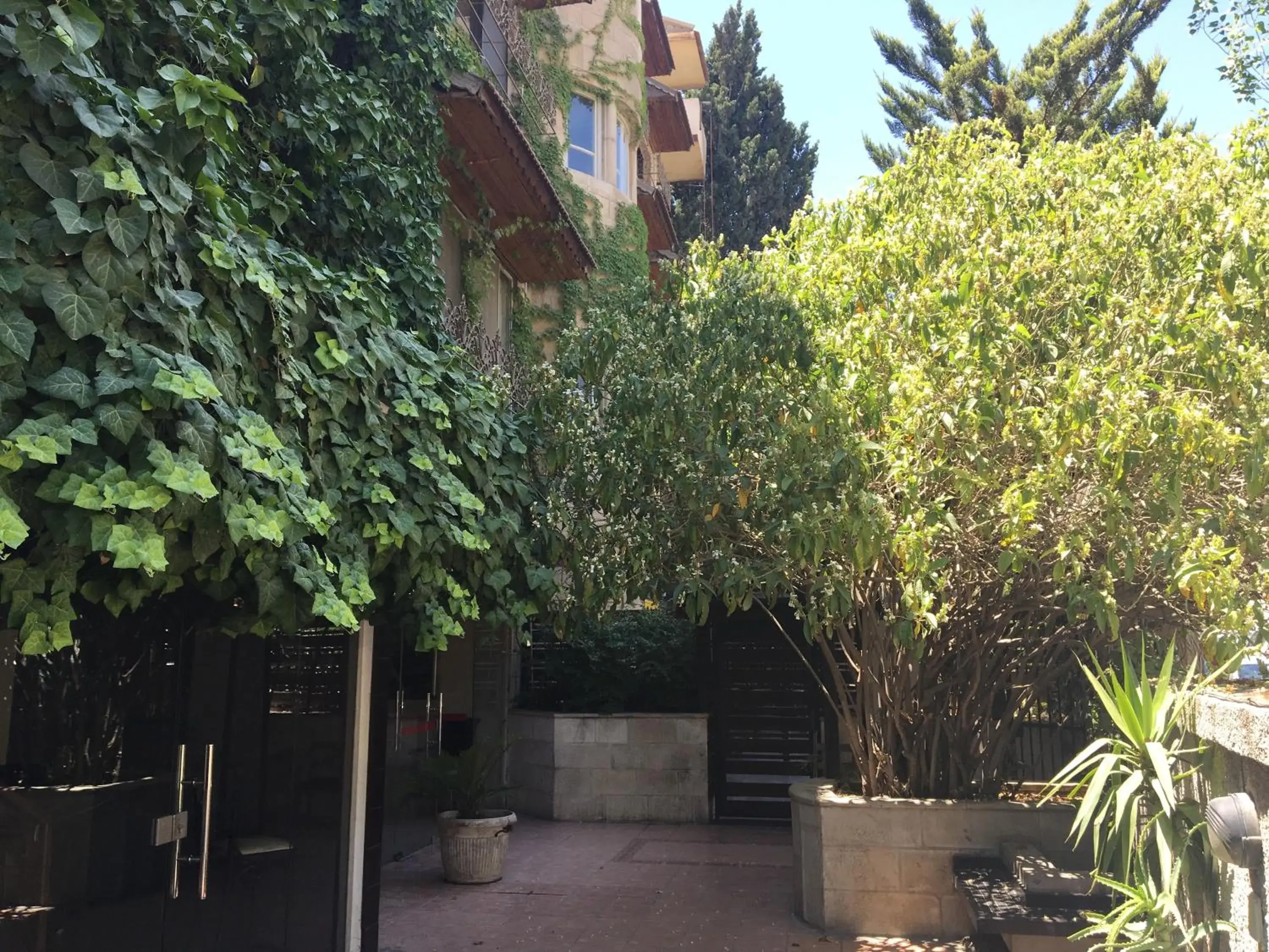 Facade/entrance, Property Building in Shepherd Hotel