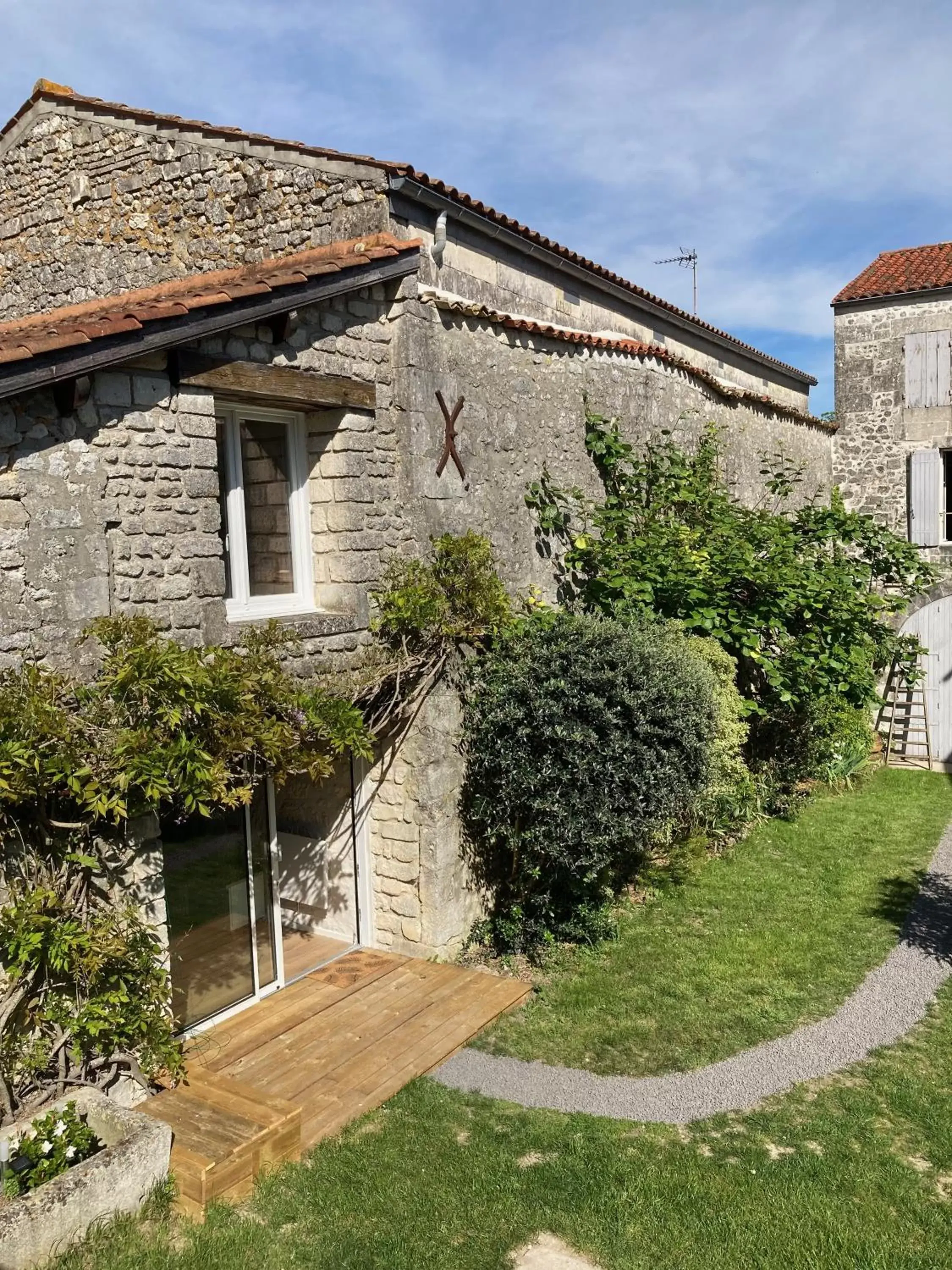 Property Building in Le Clos des Grands Frênes