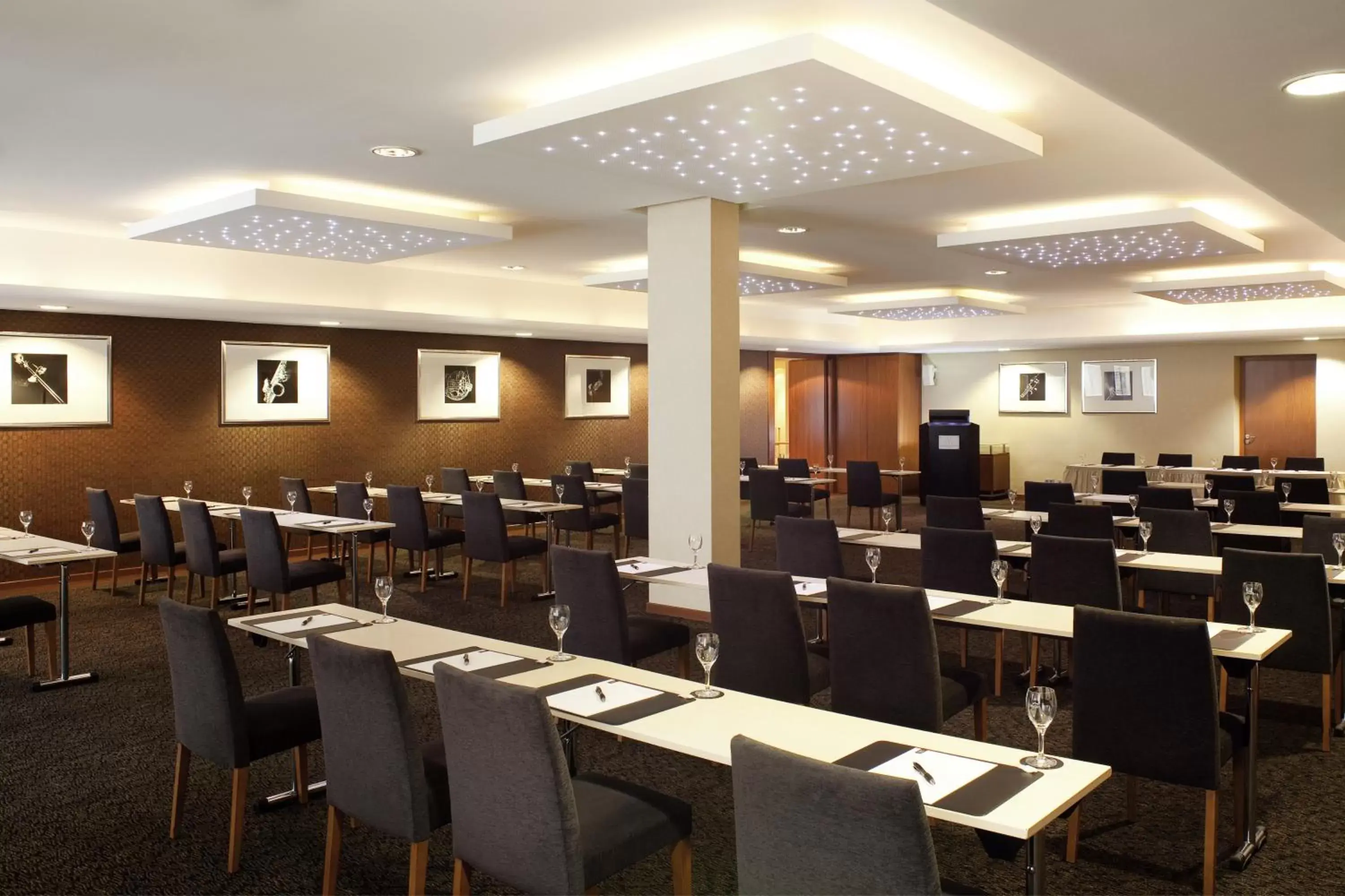 Business facilities, Restaurant/Places to Eat in Hotel Mondial am Dom Cologne MGallery