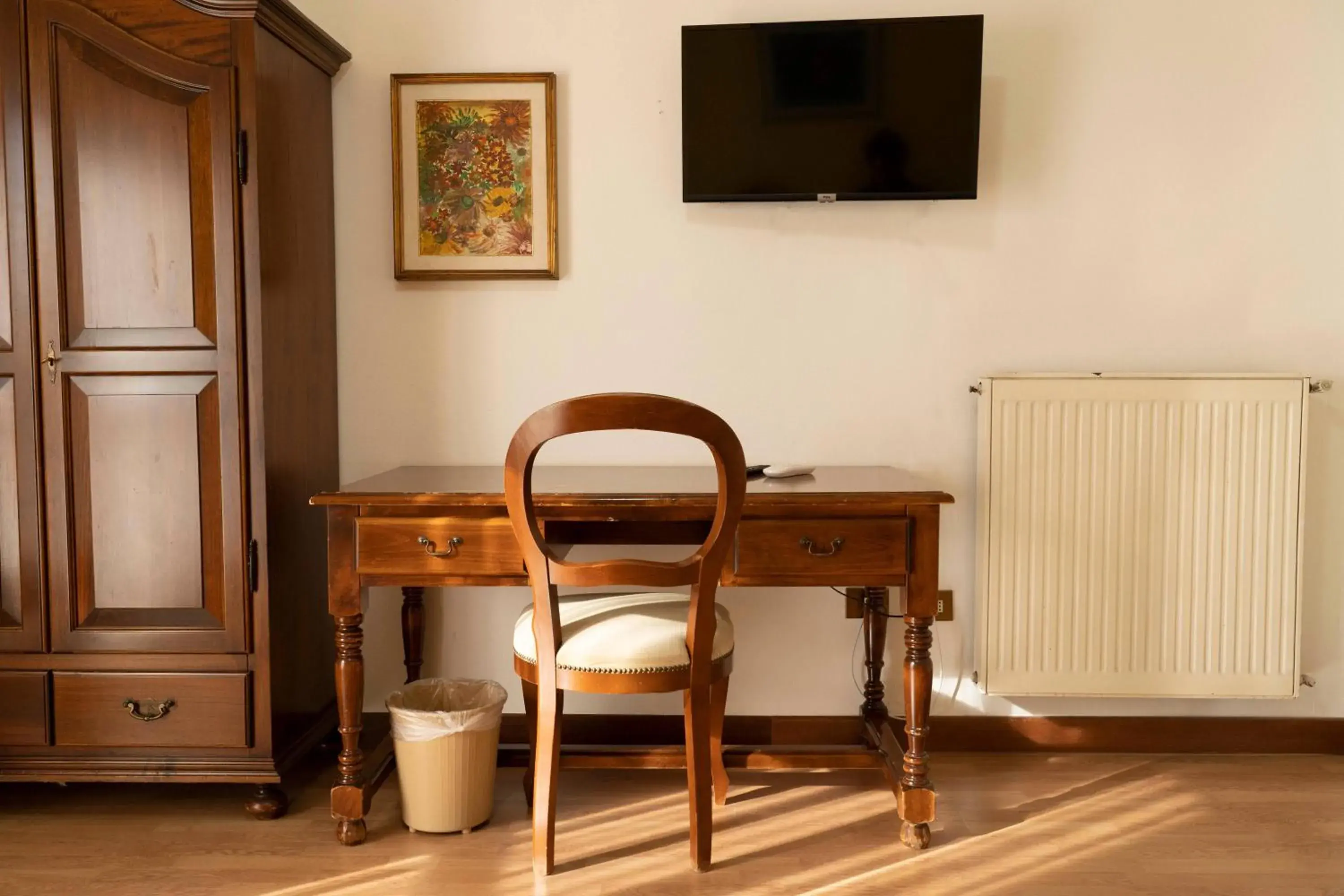 Bedroom, TV/Entertainment Center in Albergo San Lorenzo