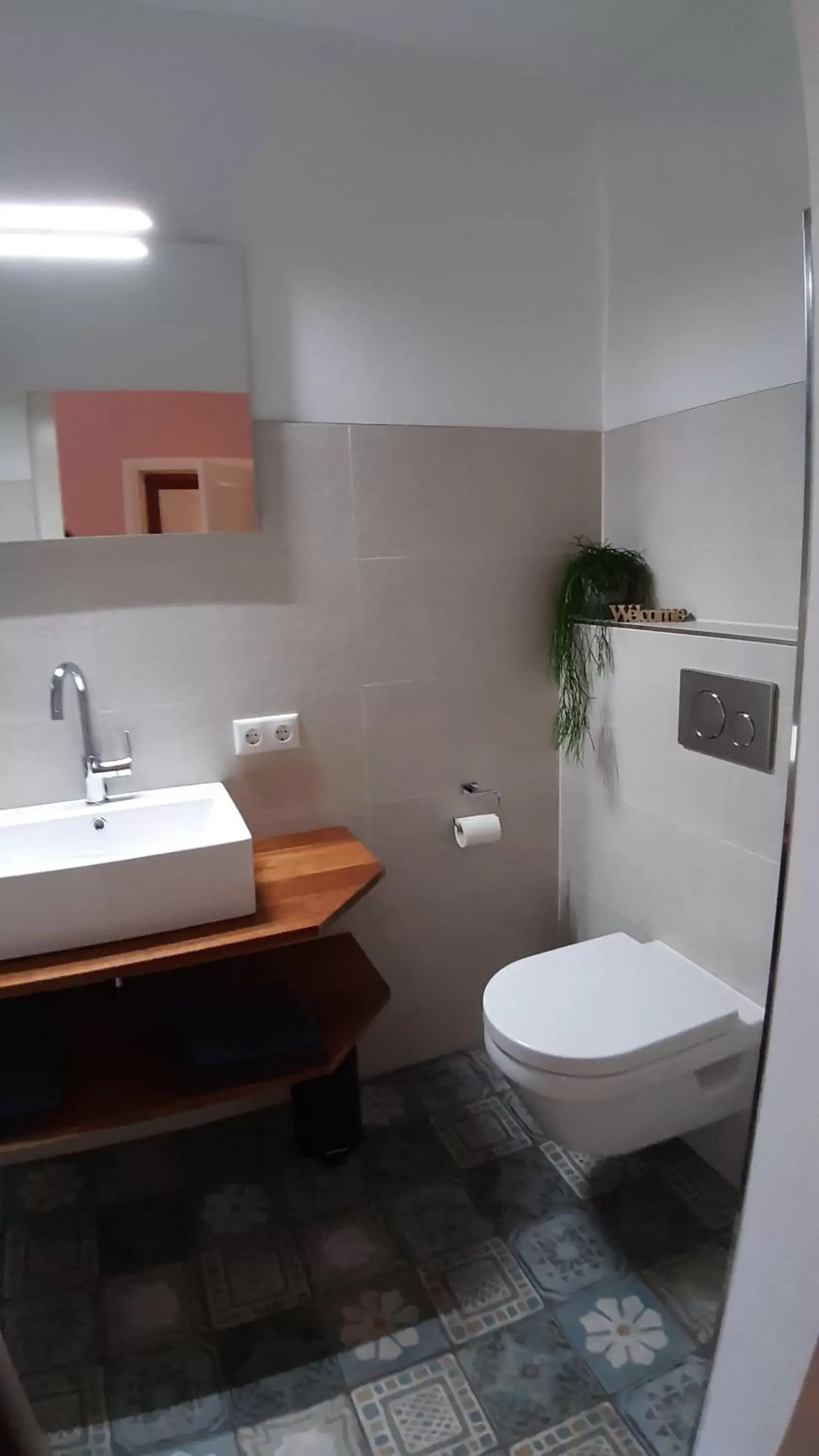 Bathroom in Lekkerwegbijleeuwen, 1 minuut naar hartje centrum