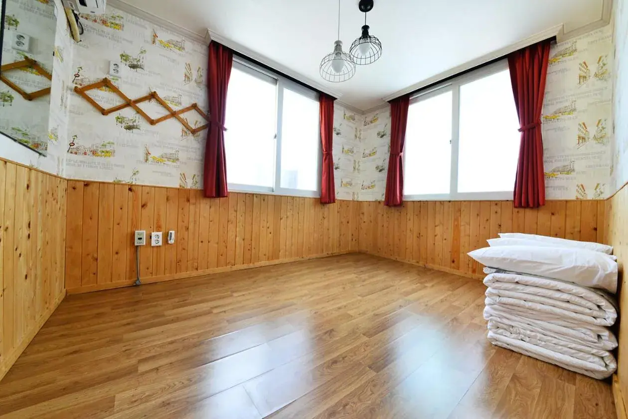 Bedroom, Spa/Wellness in Gyeongju Namu Guesthouse