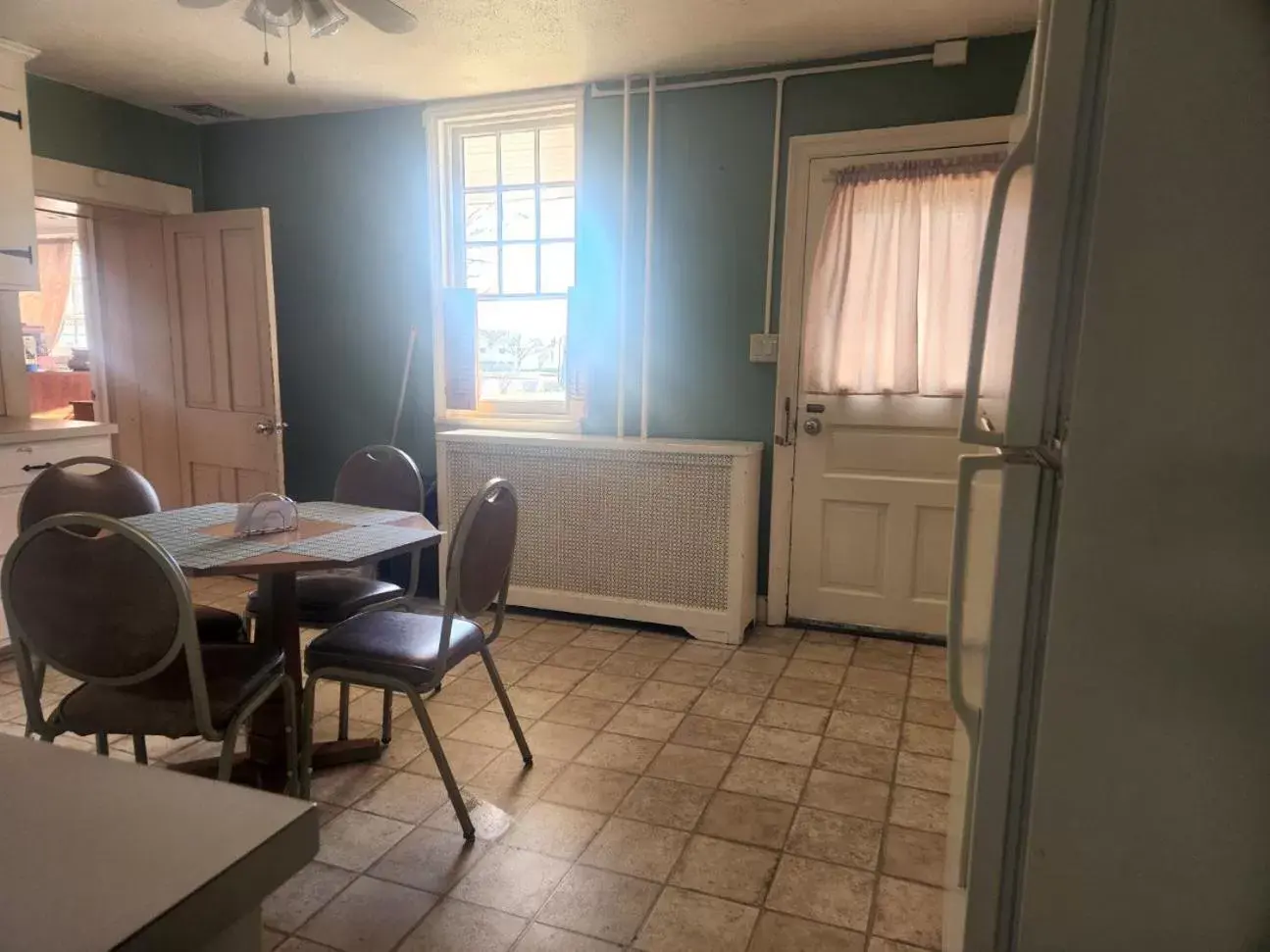 Dining Area in Spruce Lane Lodge and Cottages