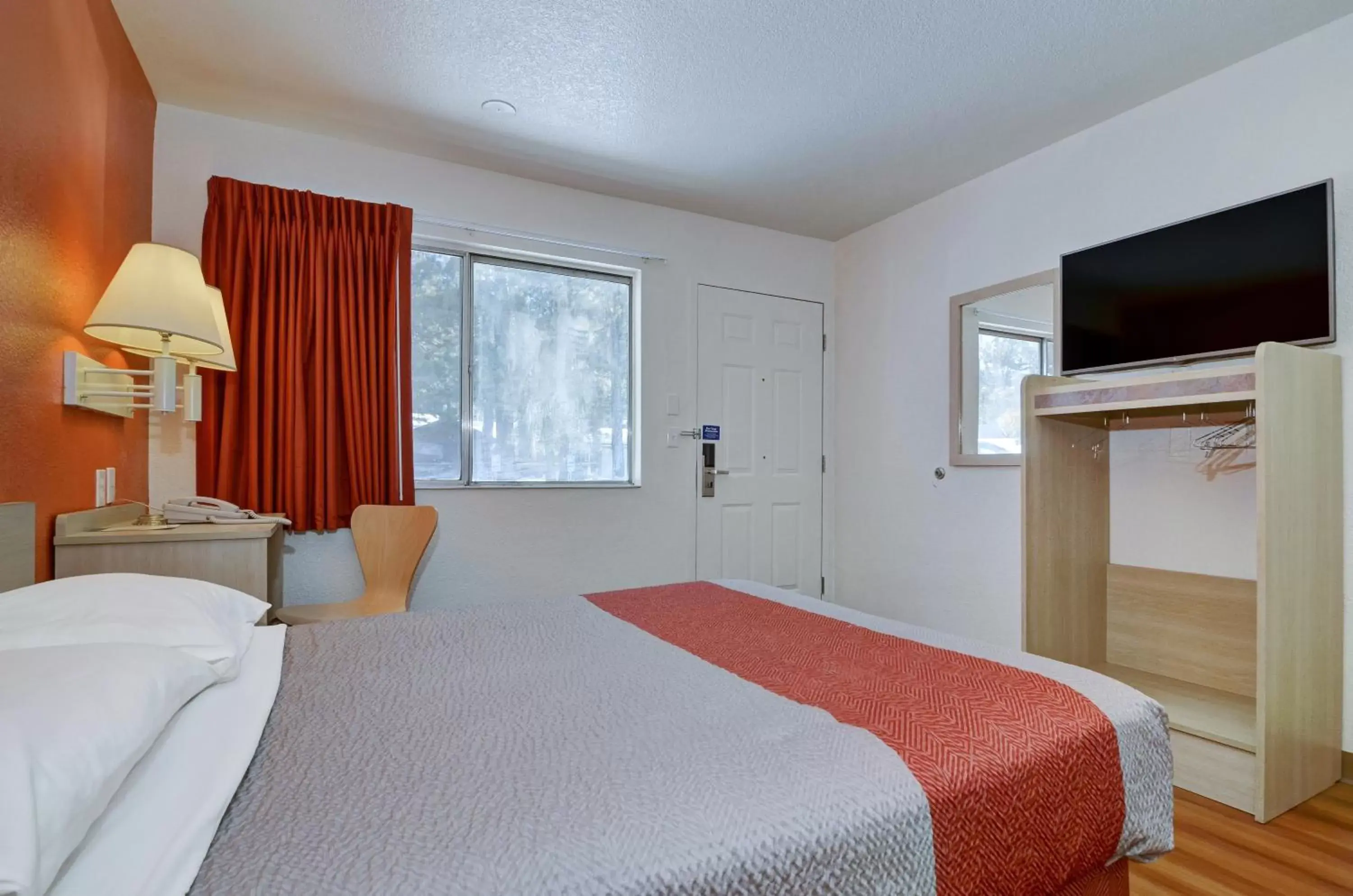 Bedroom, Bed in Motel 6-Big Bear Lake, CA