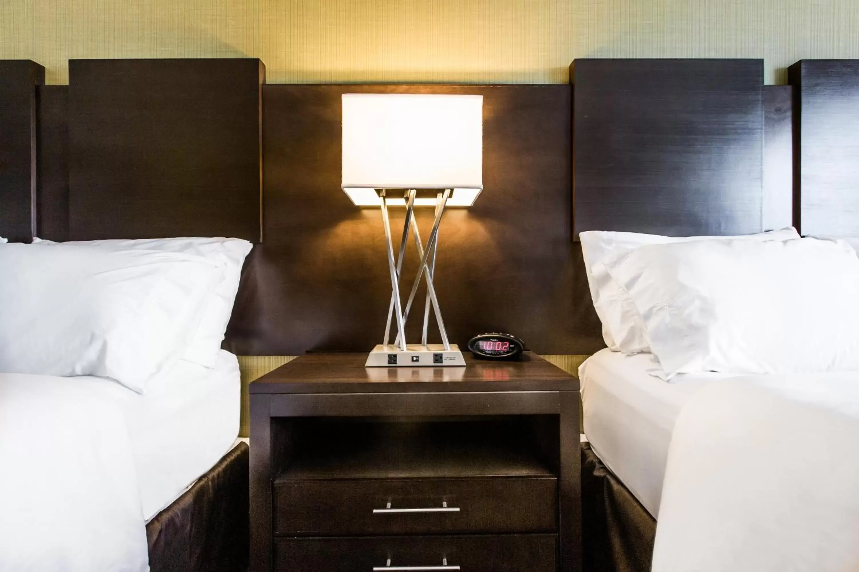 Photo of the whole room, Seating Area in Holiday Inn Express & Suites Spruce Grove - Stony Plain, an IHG Hotel