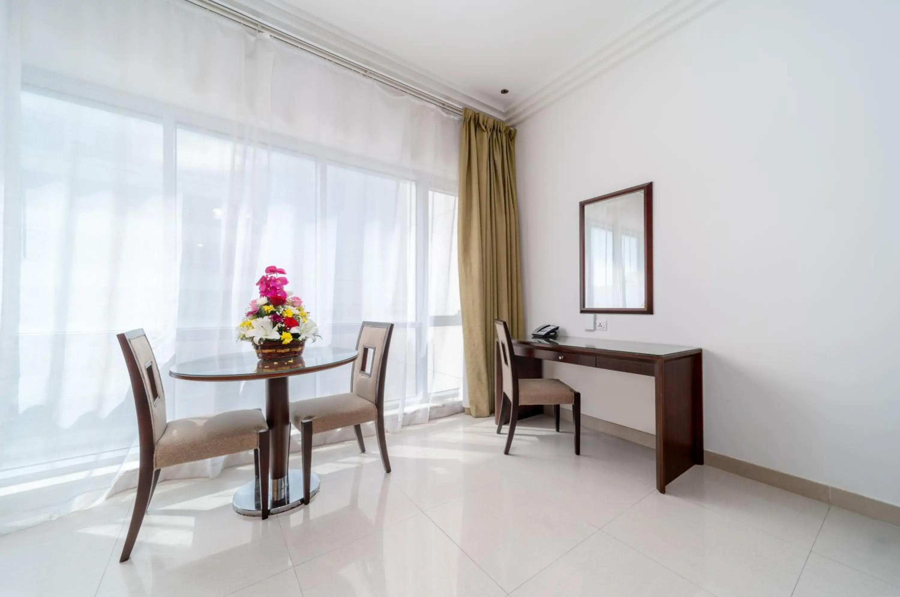 Seating area, Dining Area in Star Metro Deira Hotel Apartments
