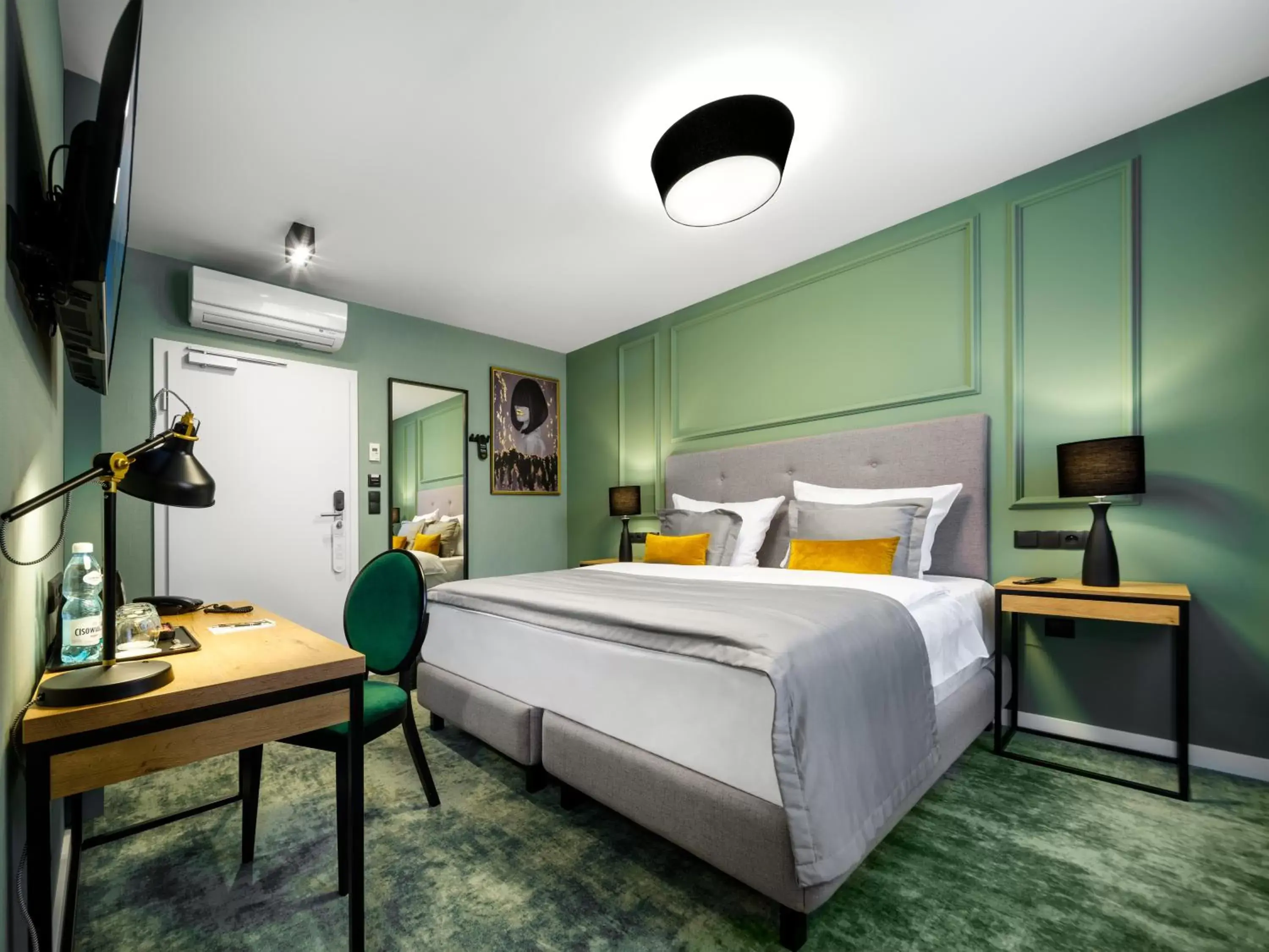 Bed in Hotel Wawel Queen Bed in Hotel Wawel Queen