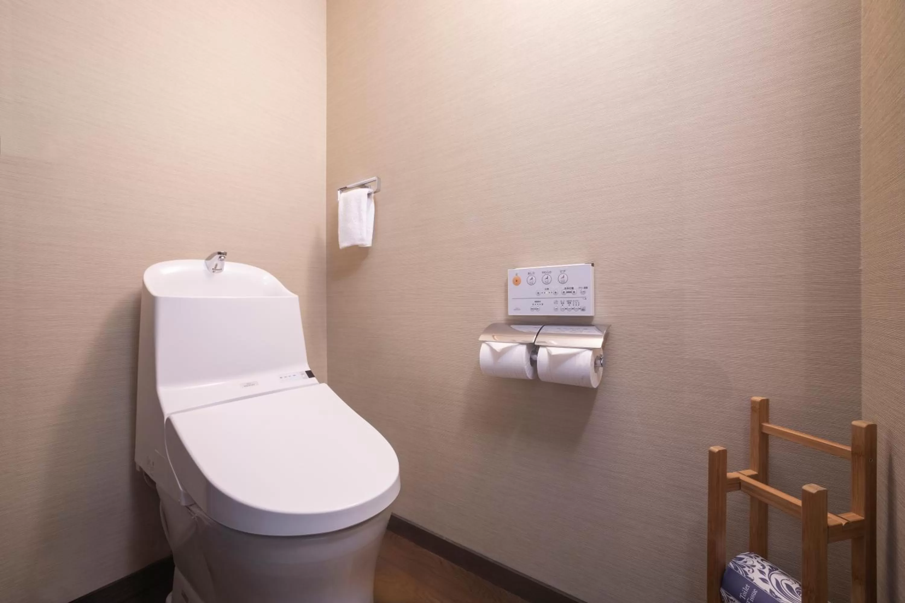 Toilet in Rinn Machiya Kuon