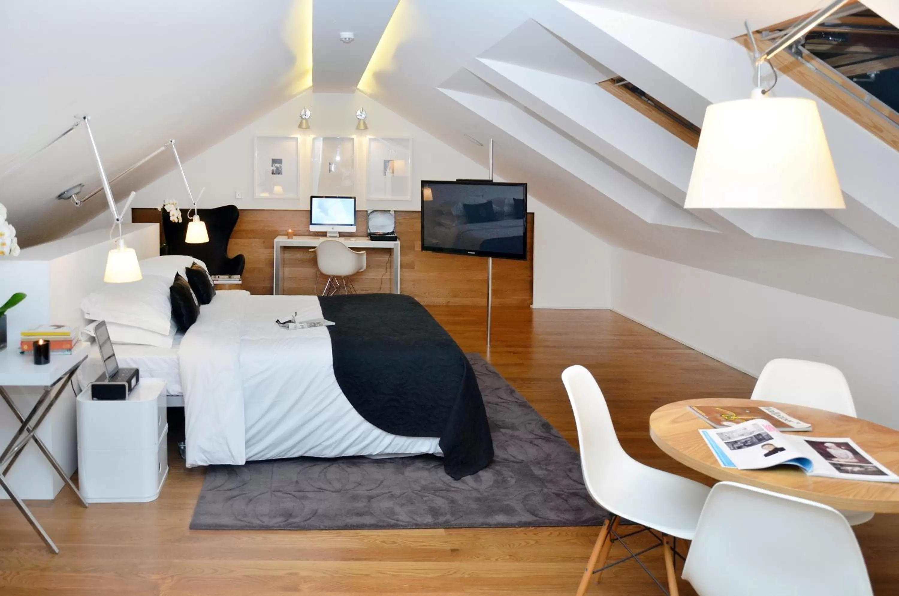 Photo of the whole room in Browns Boutique Hotel