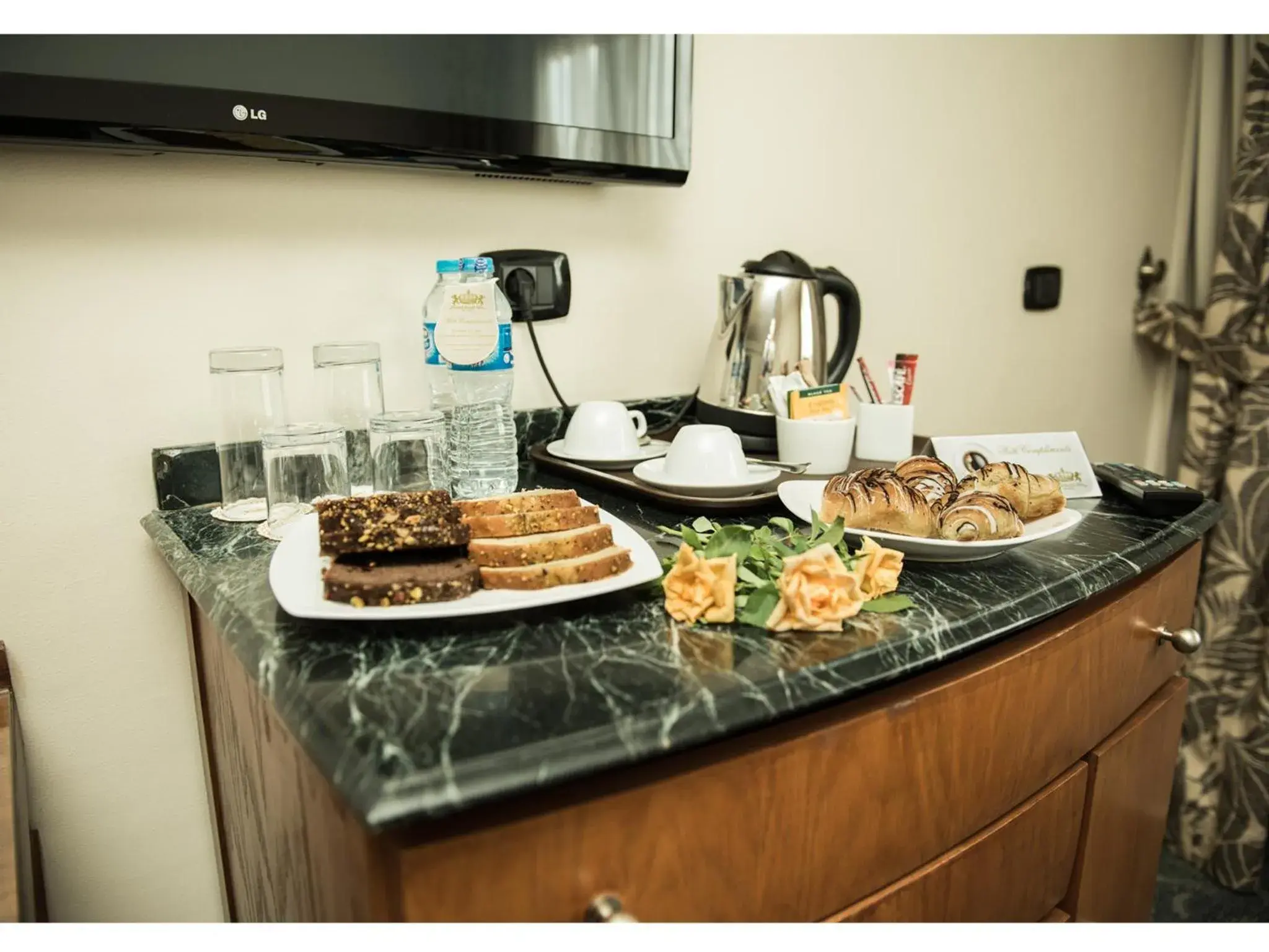 Coffee/tea facilities in Cherry Maryski Hotel