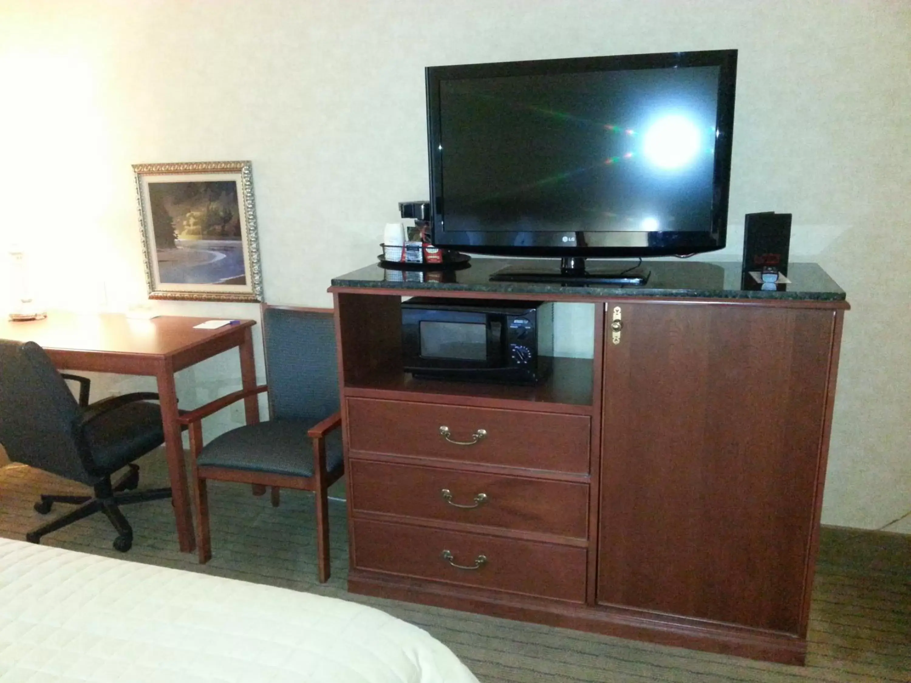 TV and multimedia, TV/Entertainment Center in Baymont by Wyndham Indianapolis South