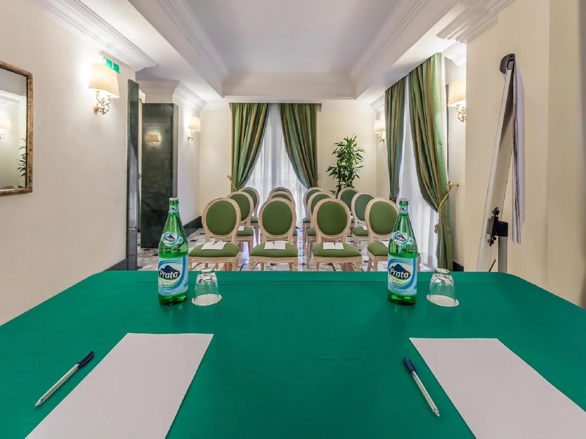 Meeting/conference room in Raeli Hotel Regio